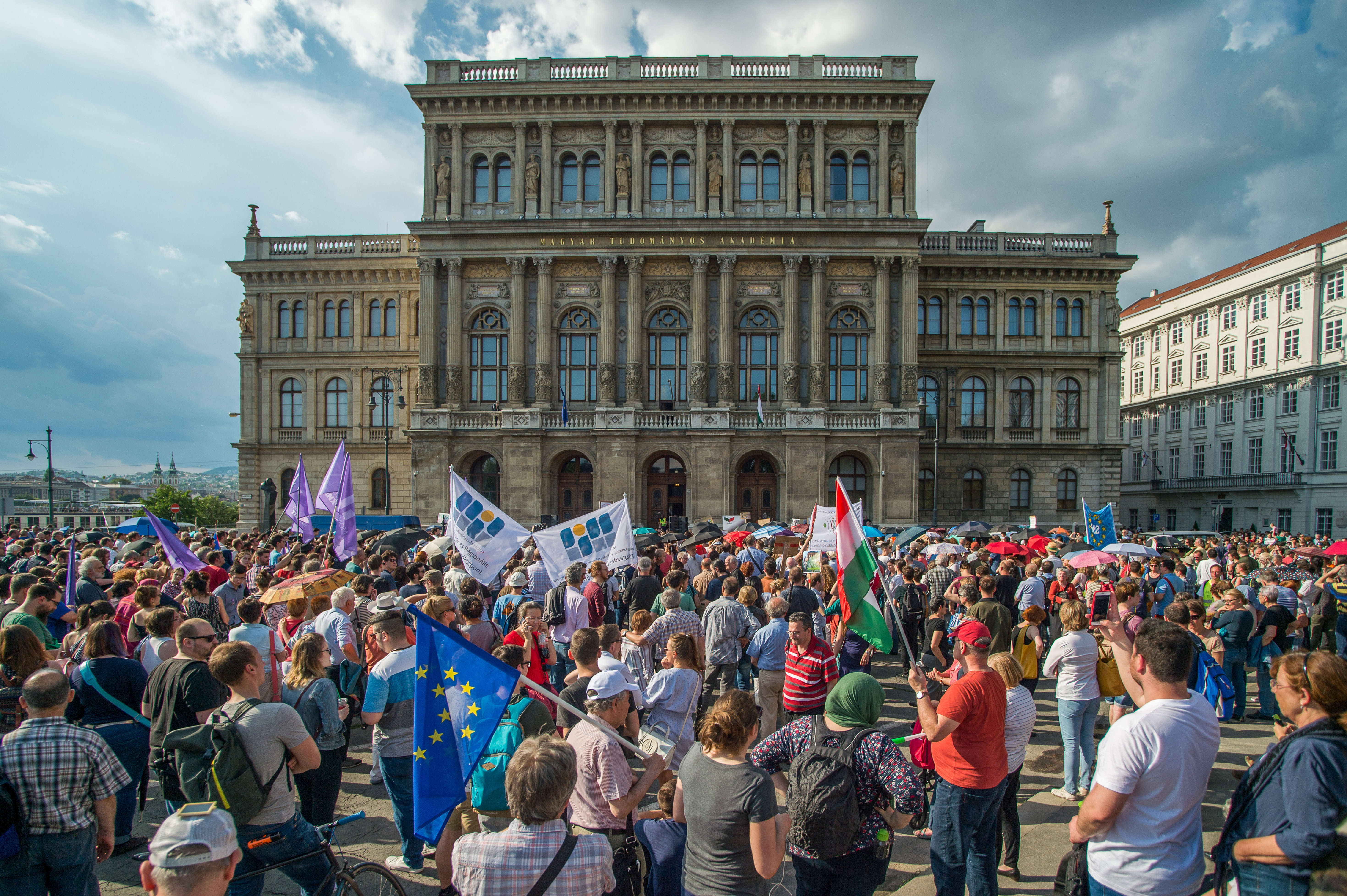 Ezekben a tudományos ügyekben ítélte el Magyarországot az Európai Parlament
