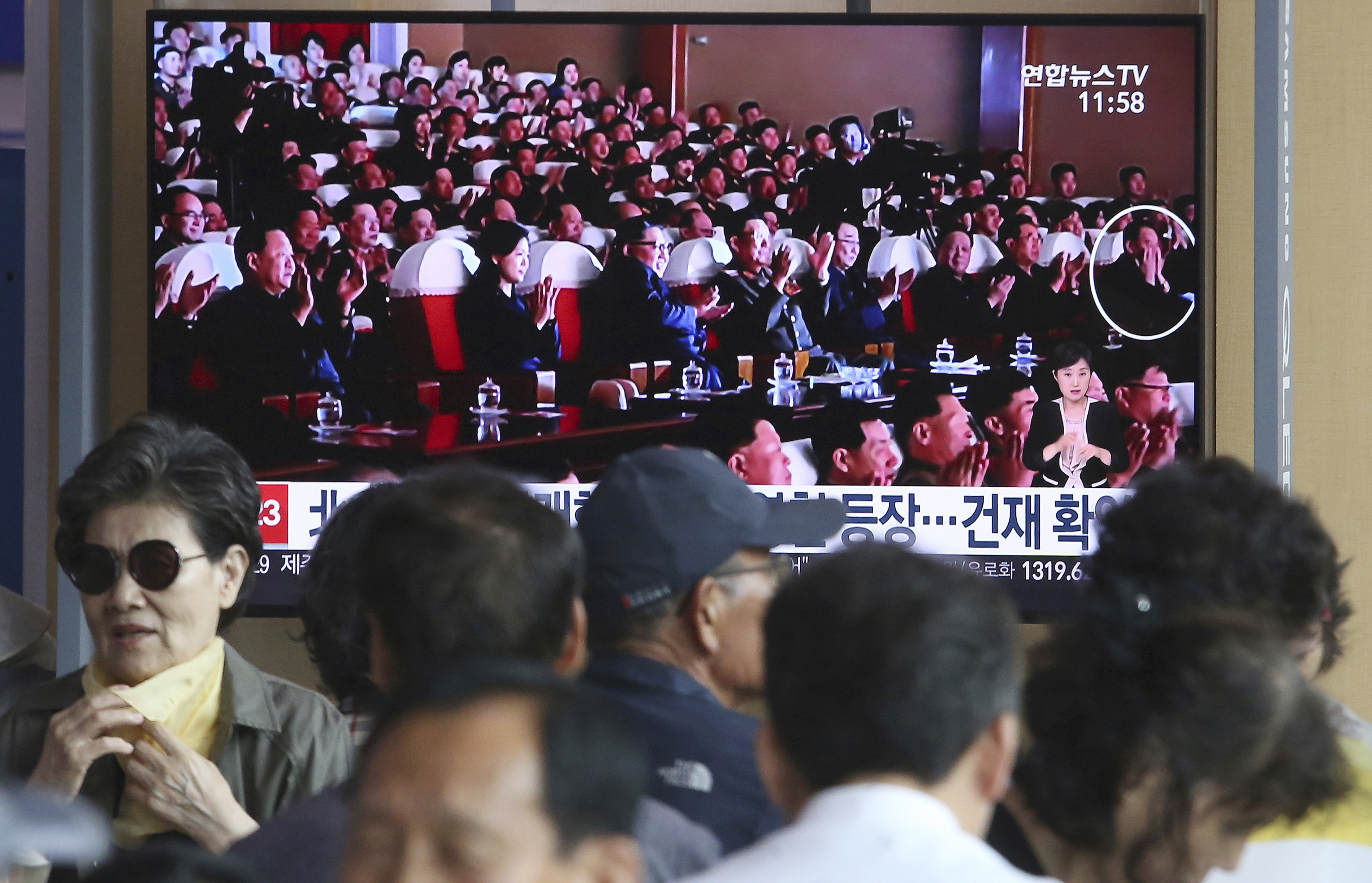 Kim Dzsongun mellett bukkant fel a hétvégén a diplomata, kinek kivégzését híresztelték