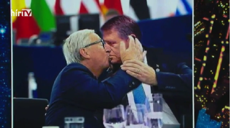 Manipulált képpel akarta Bayer bebizonyítani, hogy Juncker szájon csókolt egy férfit