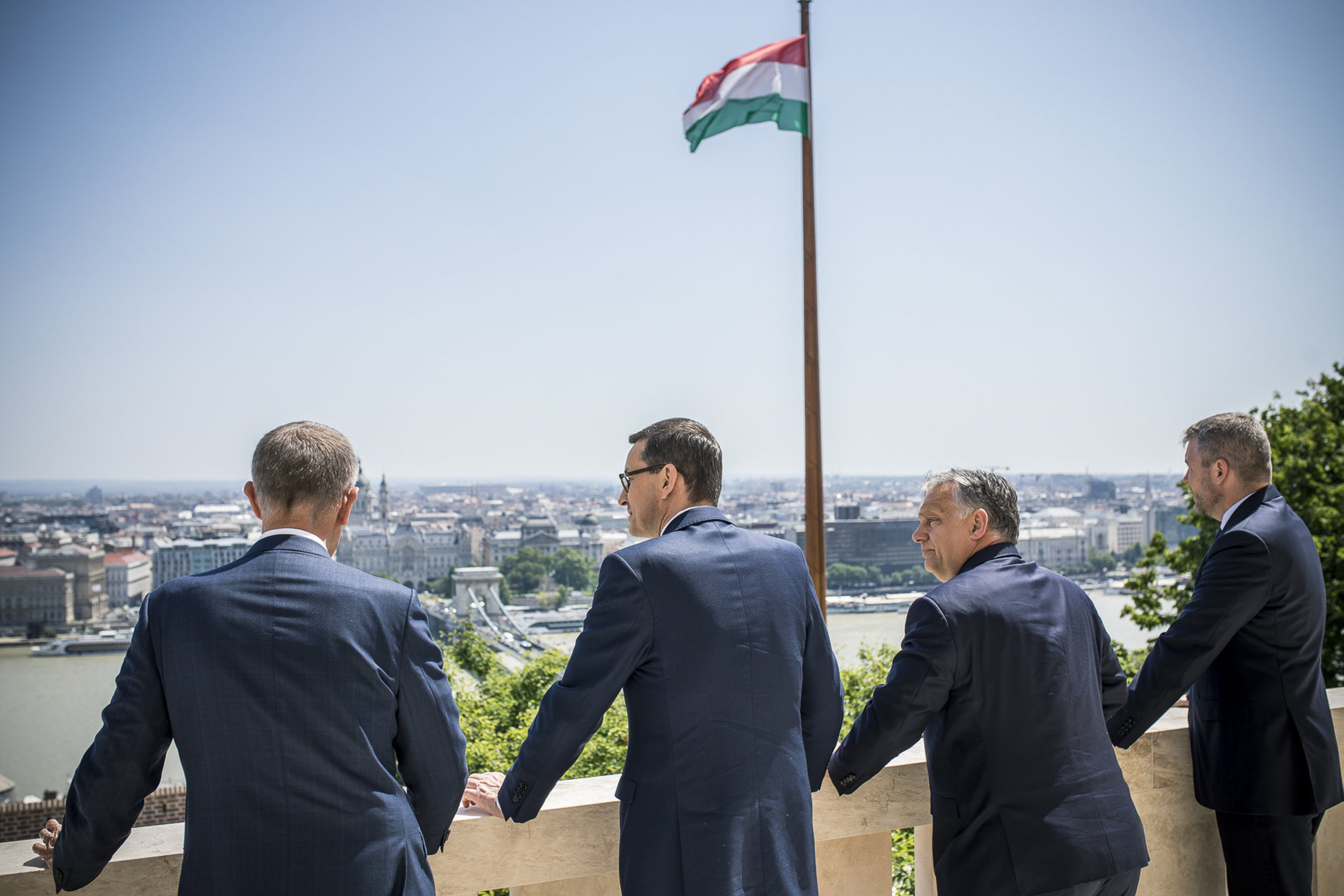 Az uniós vezetőkről egyeztetnek a V4-es kormányfők Orbánnál