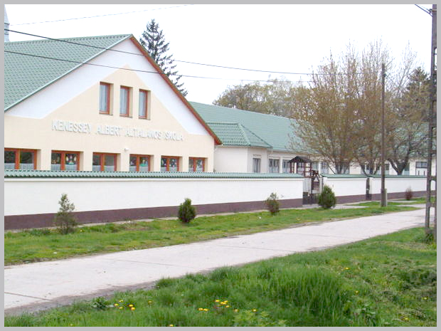 Ismét állami fenntartású lesz a gerjeni iskola, mert a szülők, a tanárok és az önkormányzat is az egyházi igazgató leváltását akarta