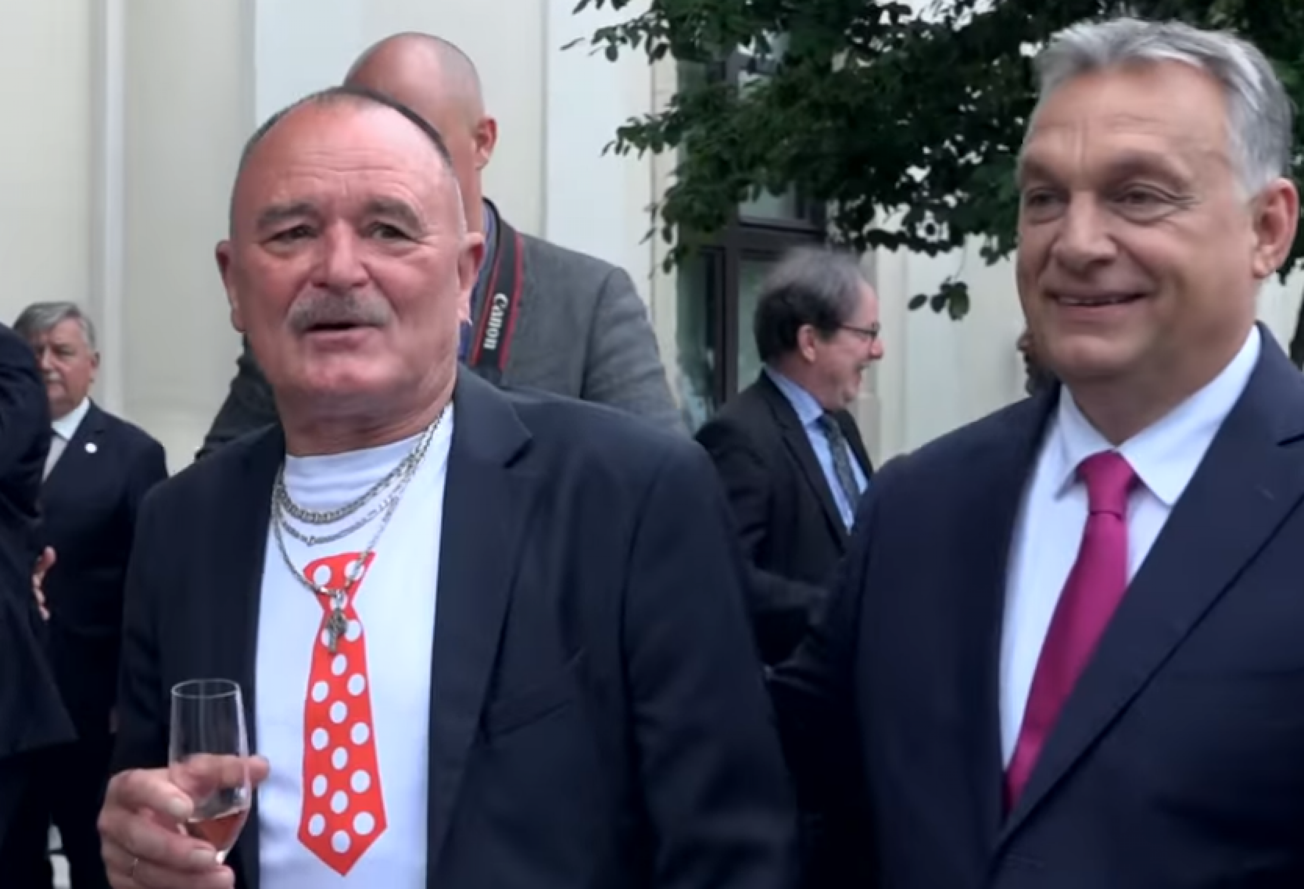 7JuAFn1MHT3TDS9Bs-xxl.png