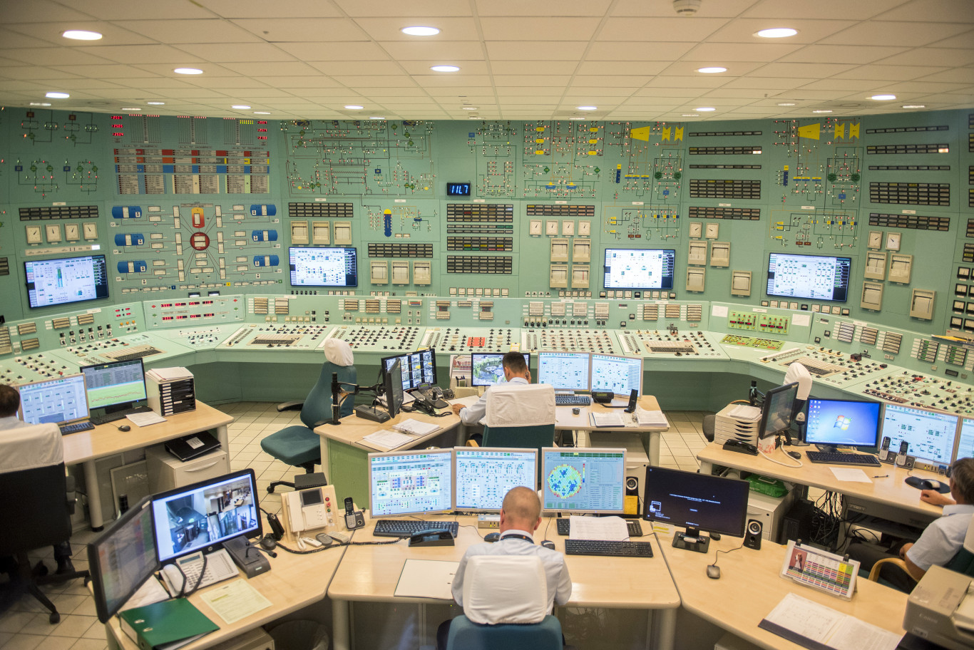 Hiába kellene letekerni a hőség miatt Paksot, az árampara miatt Kapitány István felmentést adott az atomerőműnek