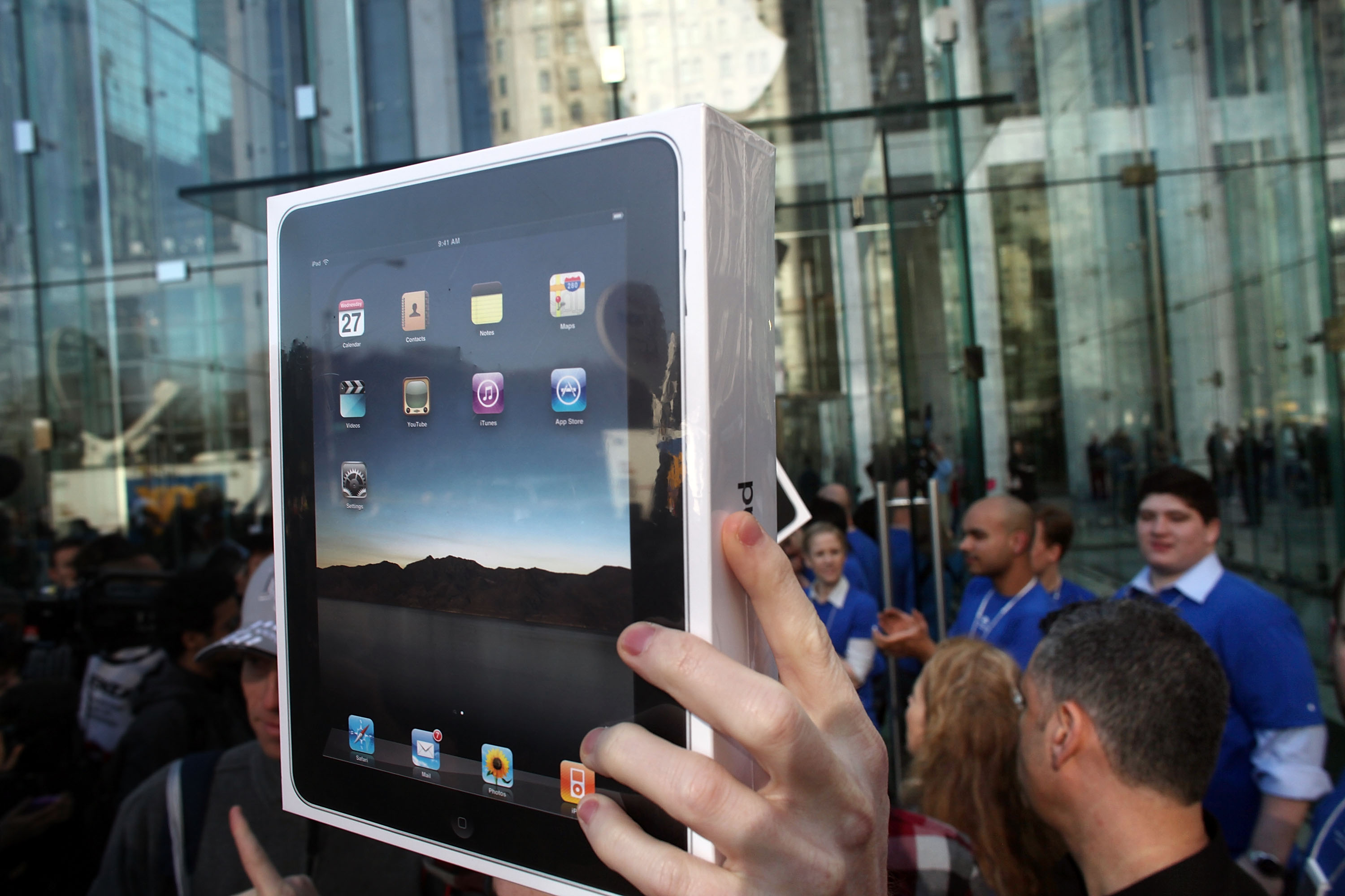 Az első megvásárolt iPad-ek egyike 2010 áprilisában New Yorkban