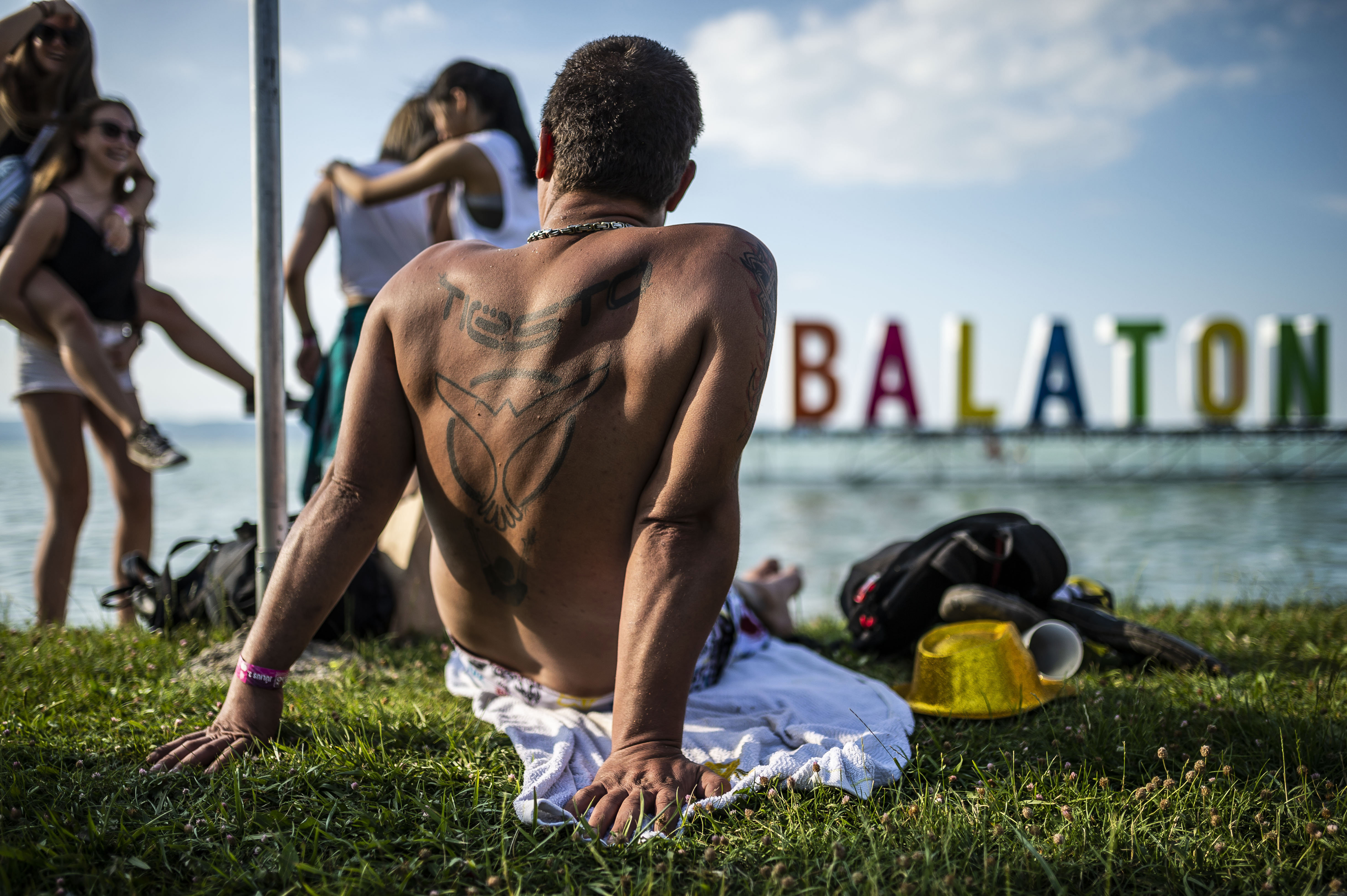 Fiatalok a Balaton Sound fesztiválon Zamárdiban 2019. július 3-án