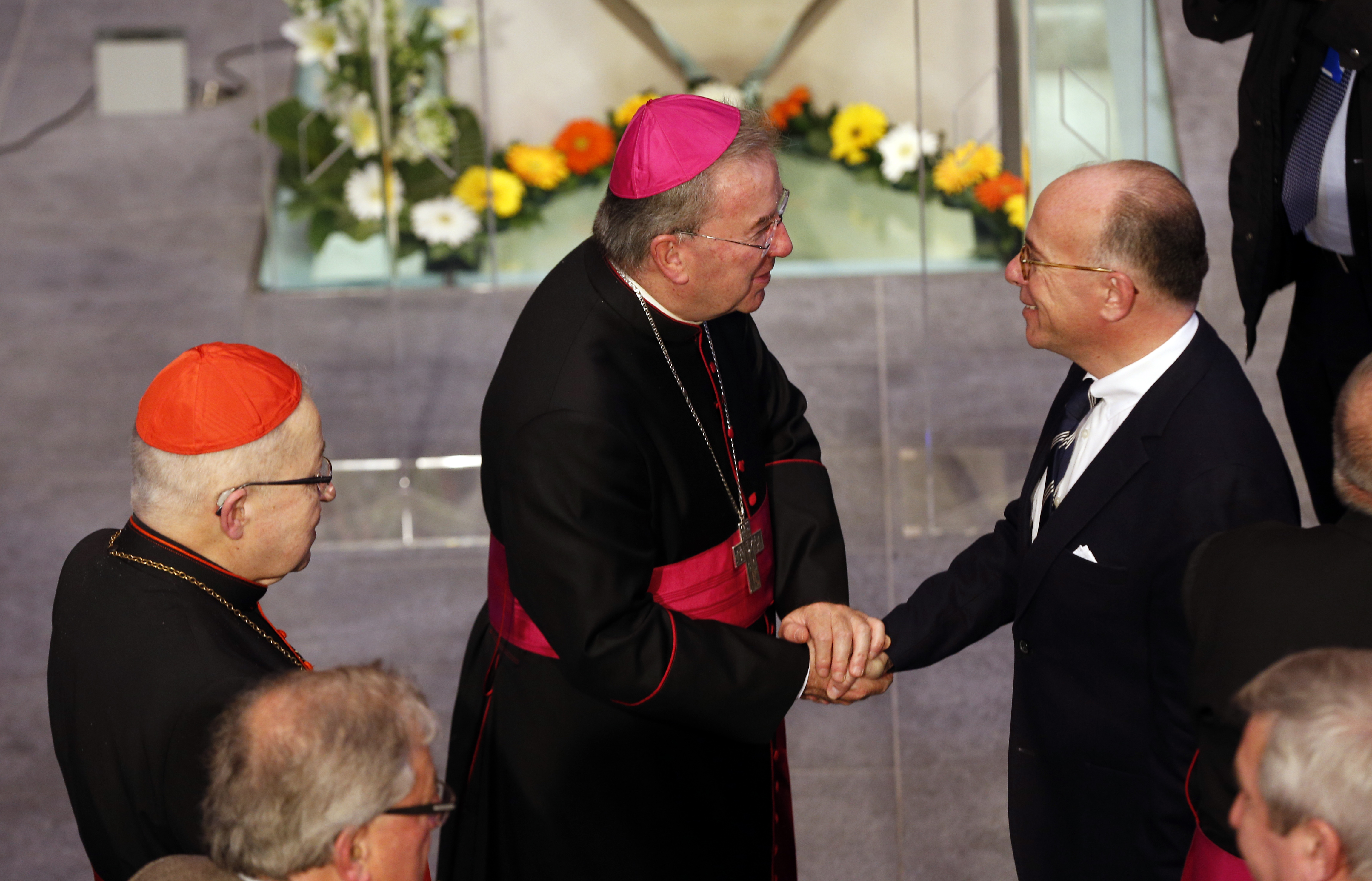 Kiadta a Vatikán Franciaországnak a szexuális zaklatással vádolt nunciusát