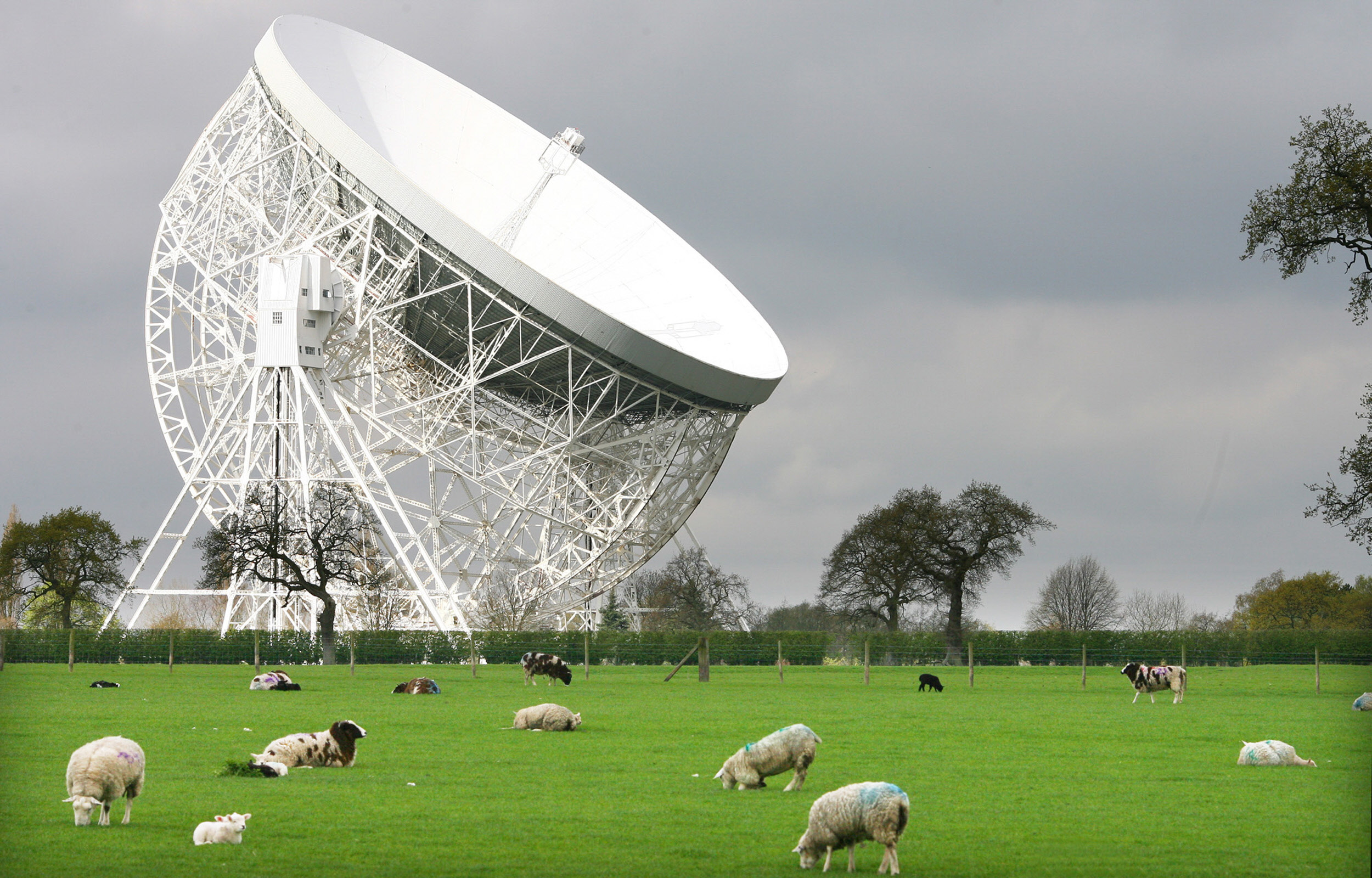 A világ harmadik legnagyobb forgatható rádiótávcsöve, az északnyugat-angliai Cheshire-ben található Lovell Teleszkóp