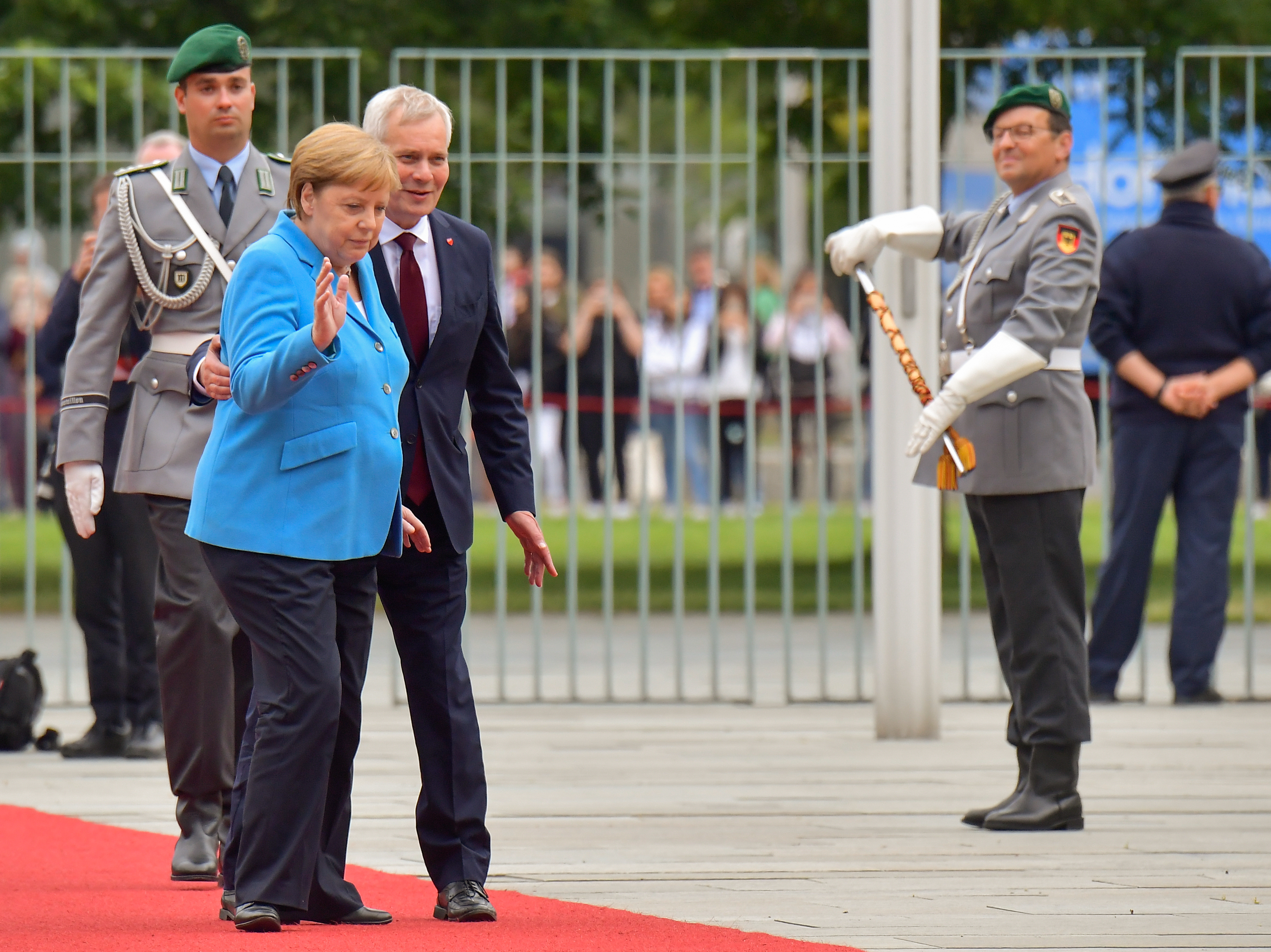 Merkel három héten belül harmadszor remegett nyilvános rendezvényen
