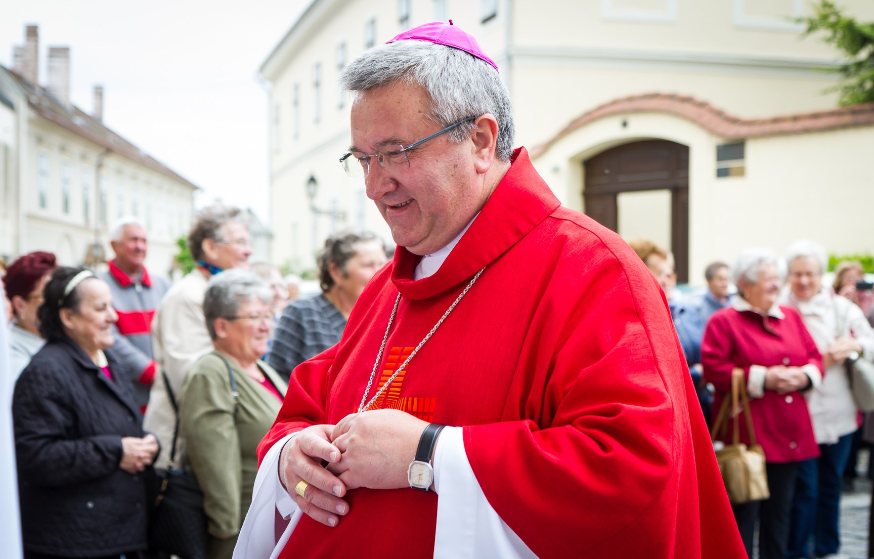 A győri püspök közölte a szülőkkel, hogy nincs törvényes lehetősége változtatni a saját döntésén