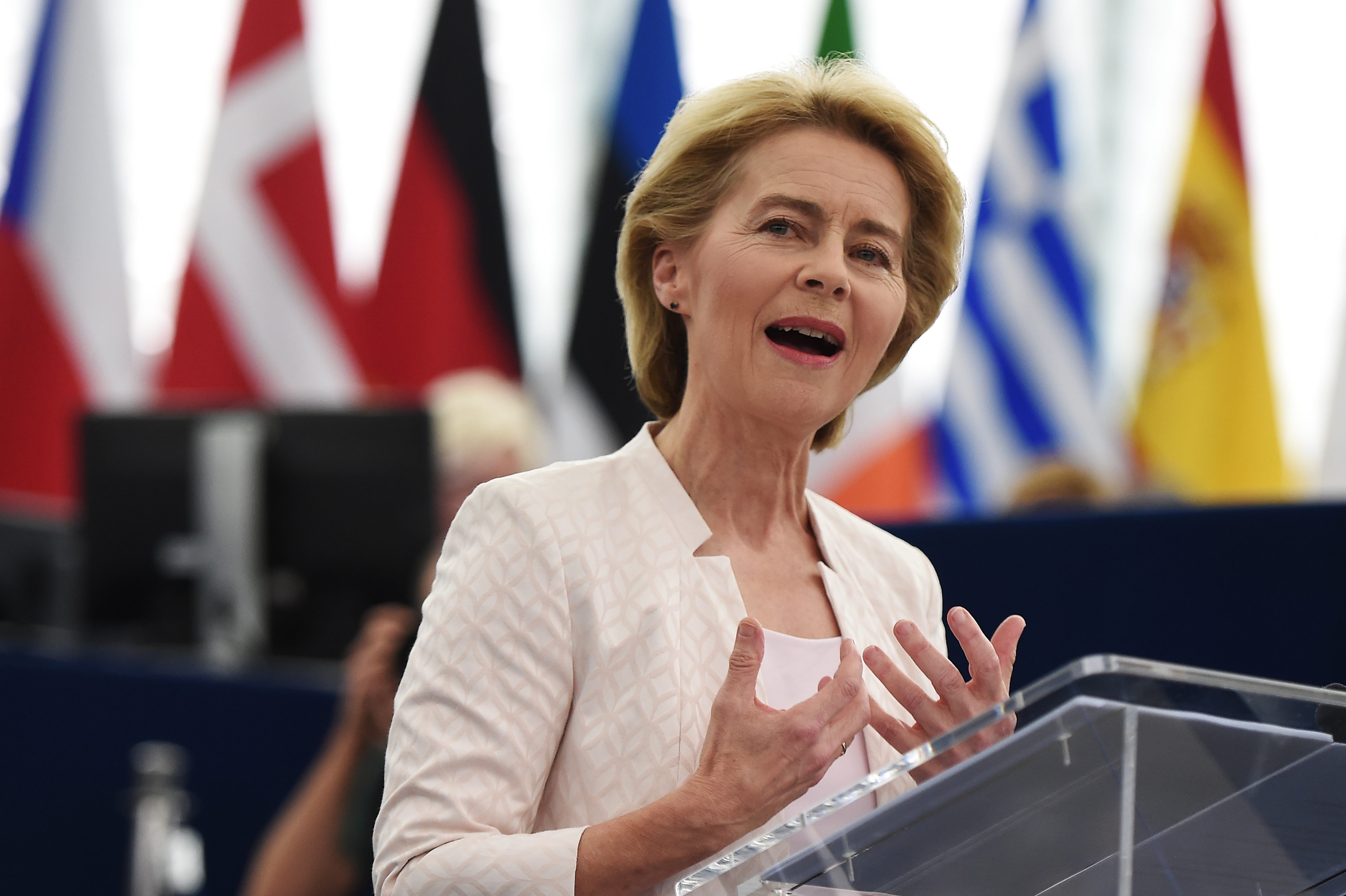 Ursula von der Leyen az Európai Parlamentben arról beszélt, hogy előbb volt európai, mint német