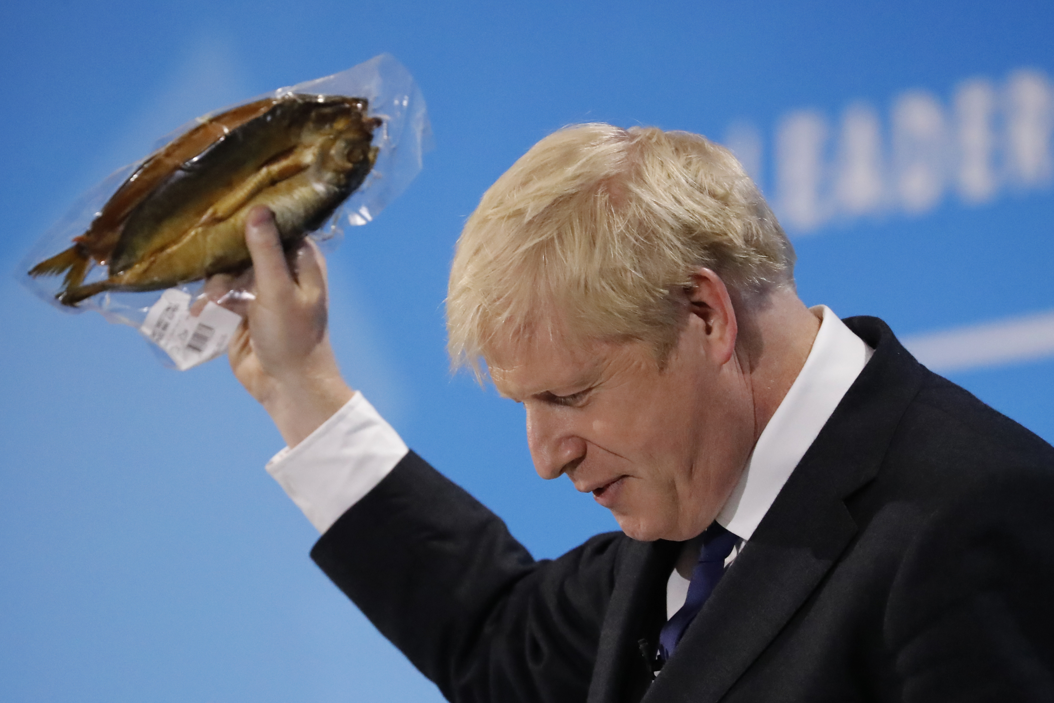 Boris Johnson egy olyan szabály miatt támadta a „brüsszeli bürokratákat”, ami amúgy brit hatáskörbe tartozik