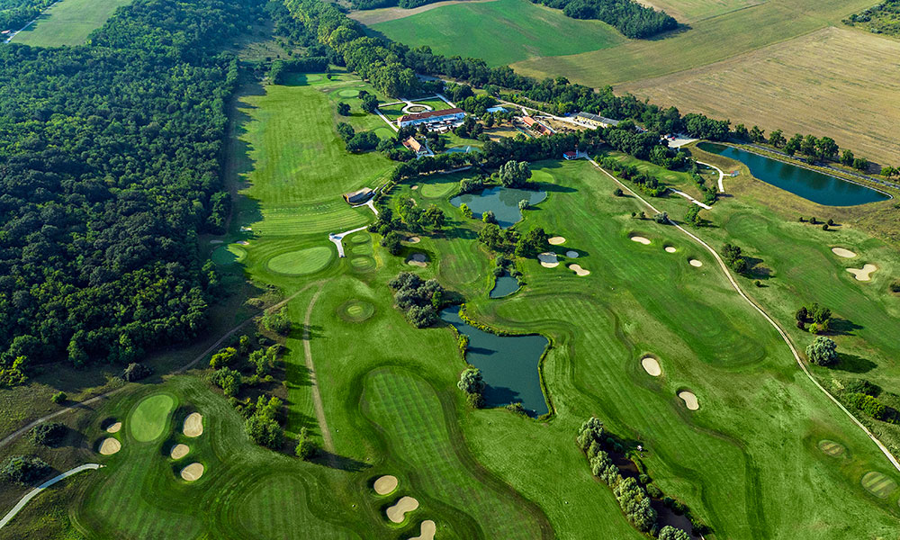 Orbán Győző új tulajdona, a Pannónia Golf & Country Club, amit Mészáros Lőrinc bérel tőle vissza.