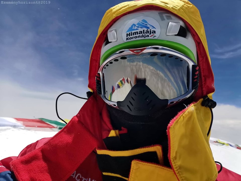 Suhajda Szilárd kiposztolta az első csúcsfotókat a K2-ről