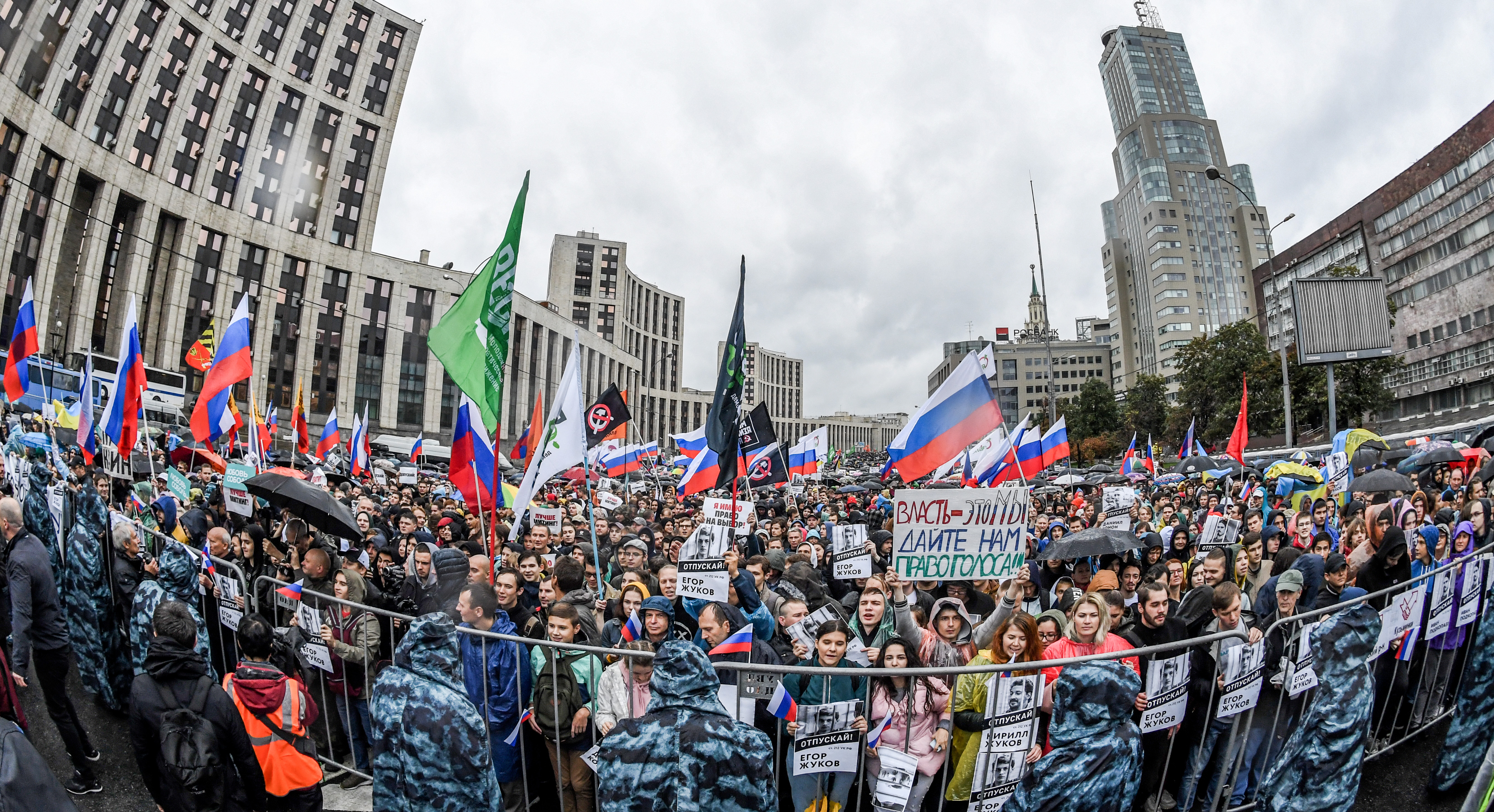 Tüntetők Moszkvában 2019. augusztus 10-én.