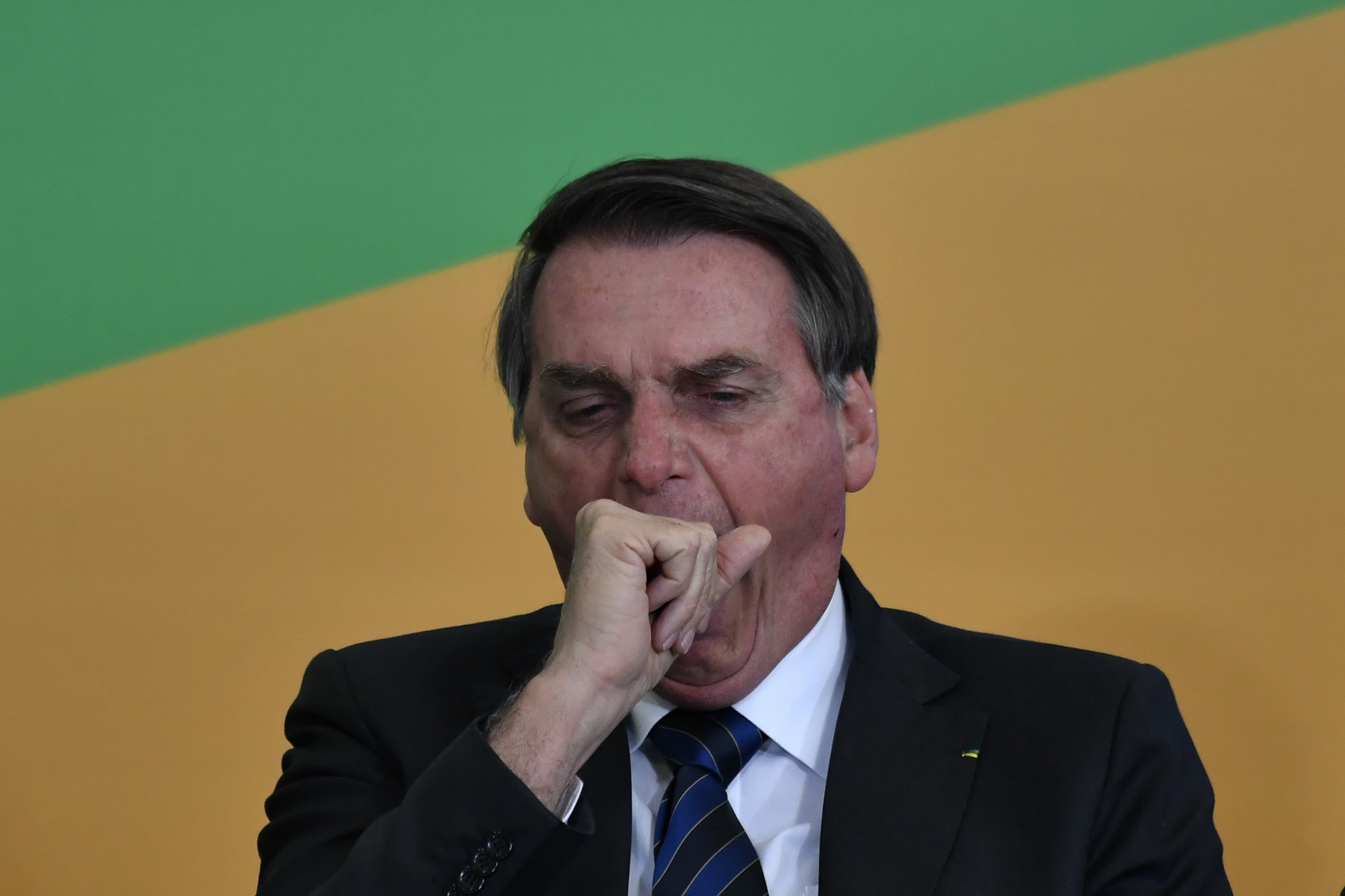 Jair Bolsonaro nem megy el az országában tomboló tűz miatt összehívott csúcstalálkozóra