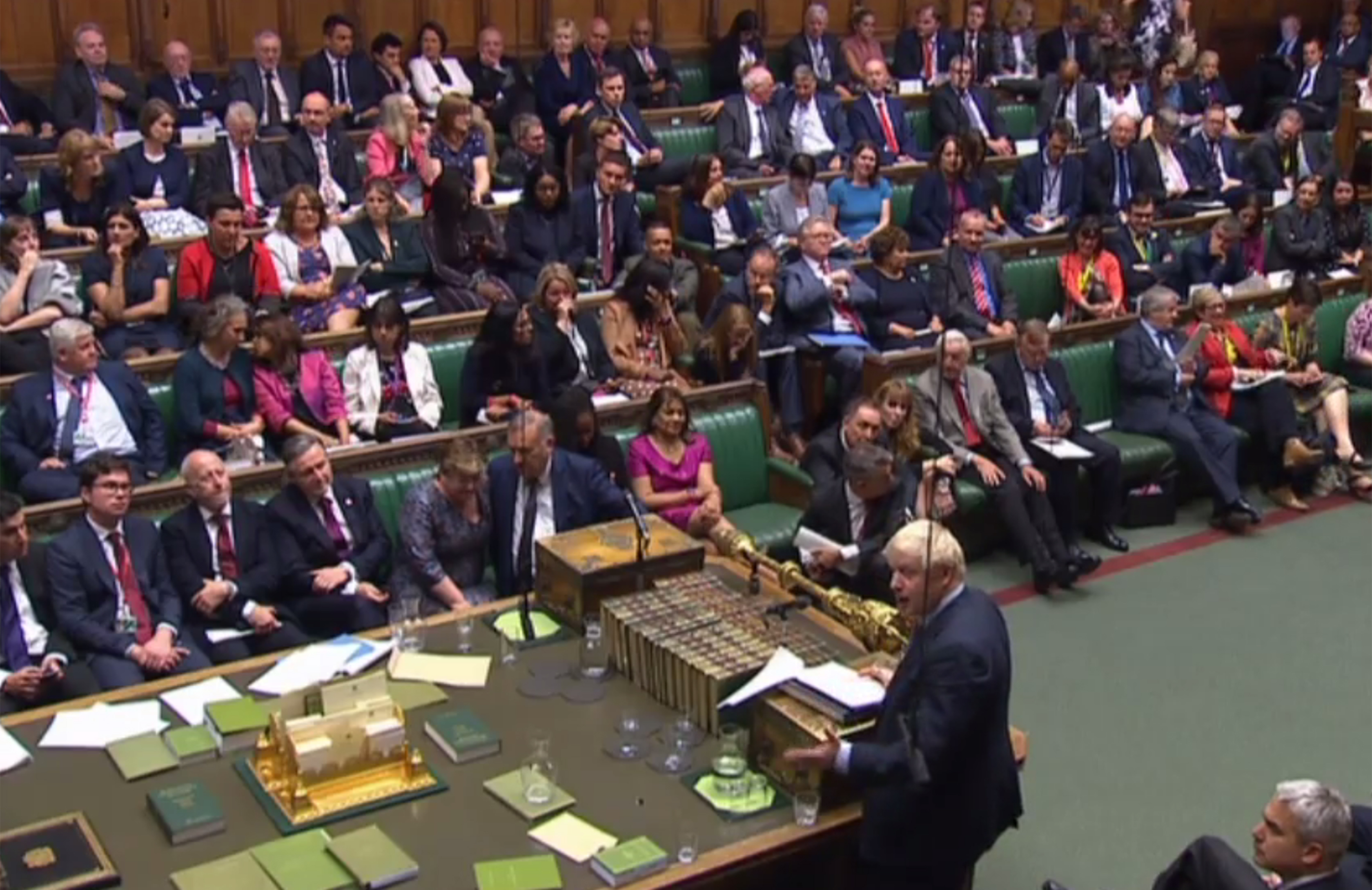Jogsértően függesztette fel Boris Johnson a brit parlamentet