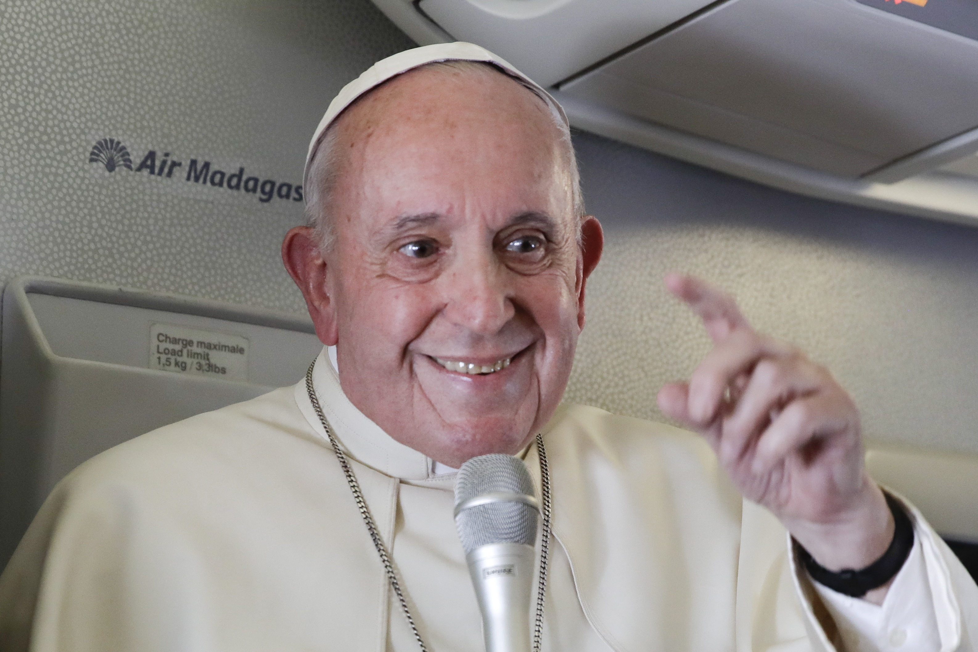 Ferenc pápa szerint vannak egyházon belüli ellenfelei, akik rámosolyognak, miközben hátba szúrják
