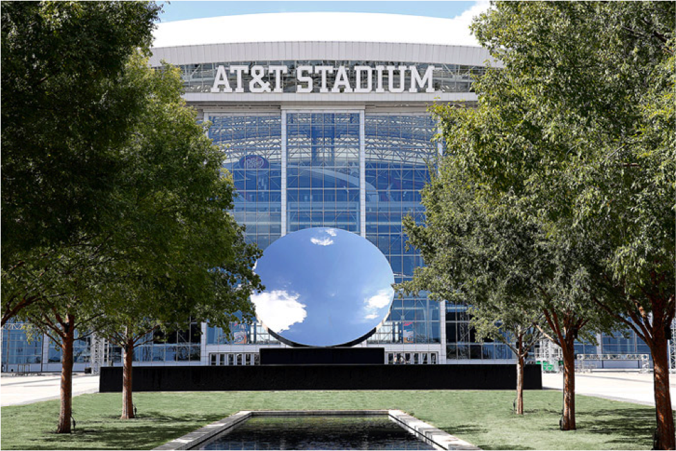 Több funkciós stadionok az USA-ban (AT&T Stadion, Texas és Merzedes-Benz Stadion, Atlanta)
