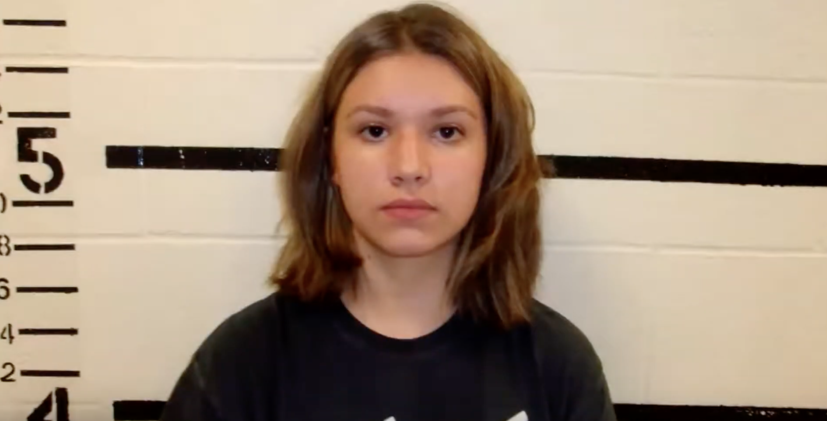 Oklahomában letartóztattak egy 18 éves lányt, aki vett egy AK 47-est, és „poénból” 400 ember lemészárlását tervezte