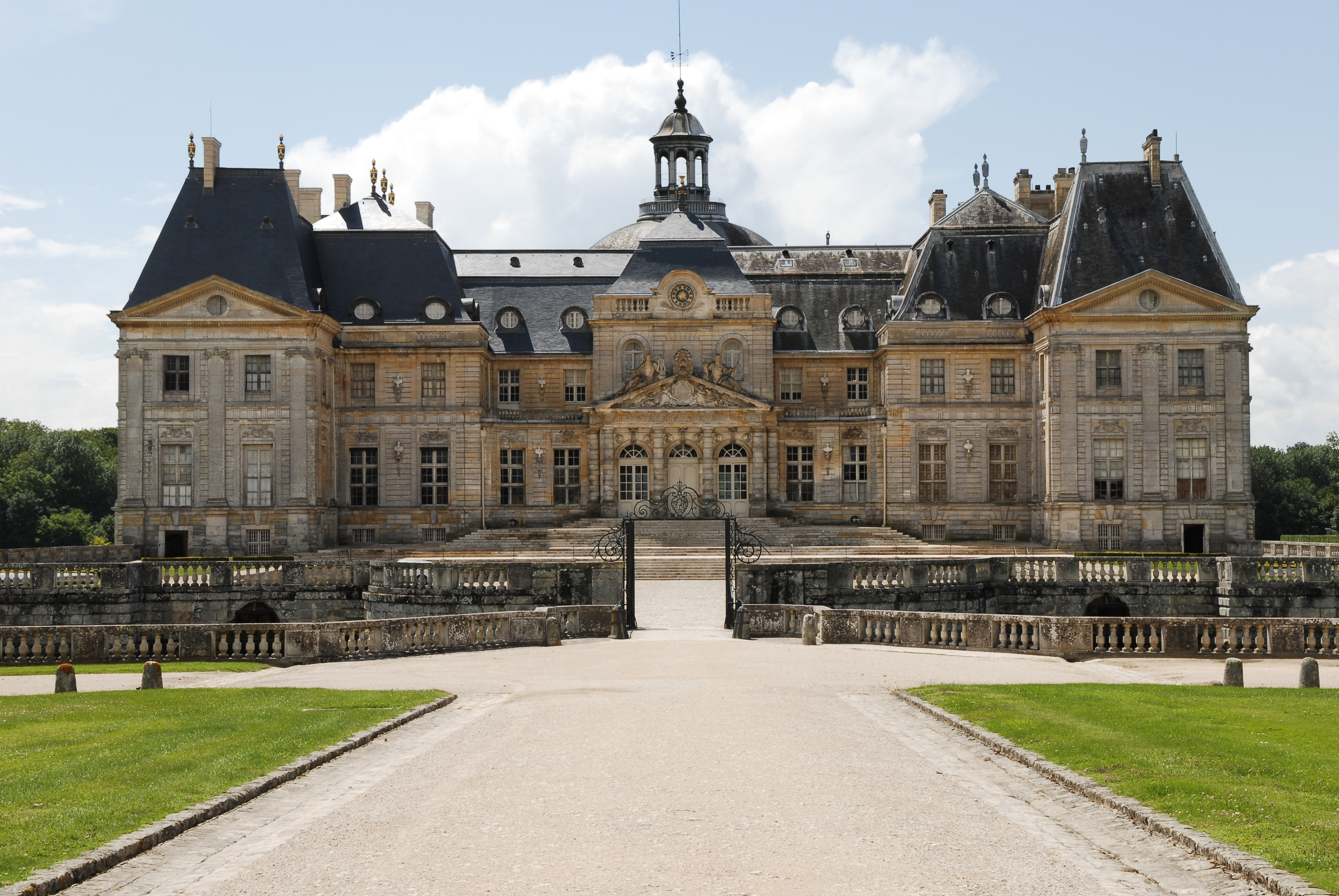 666 millió forint értékben loptak el dolgokat egy híres francia kastélyból