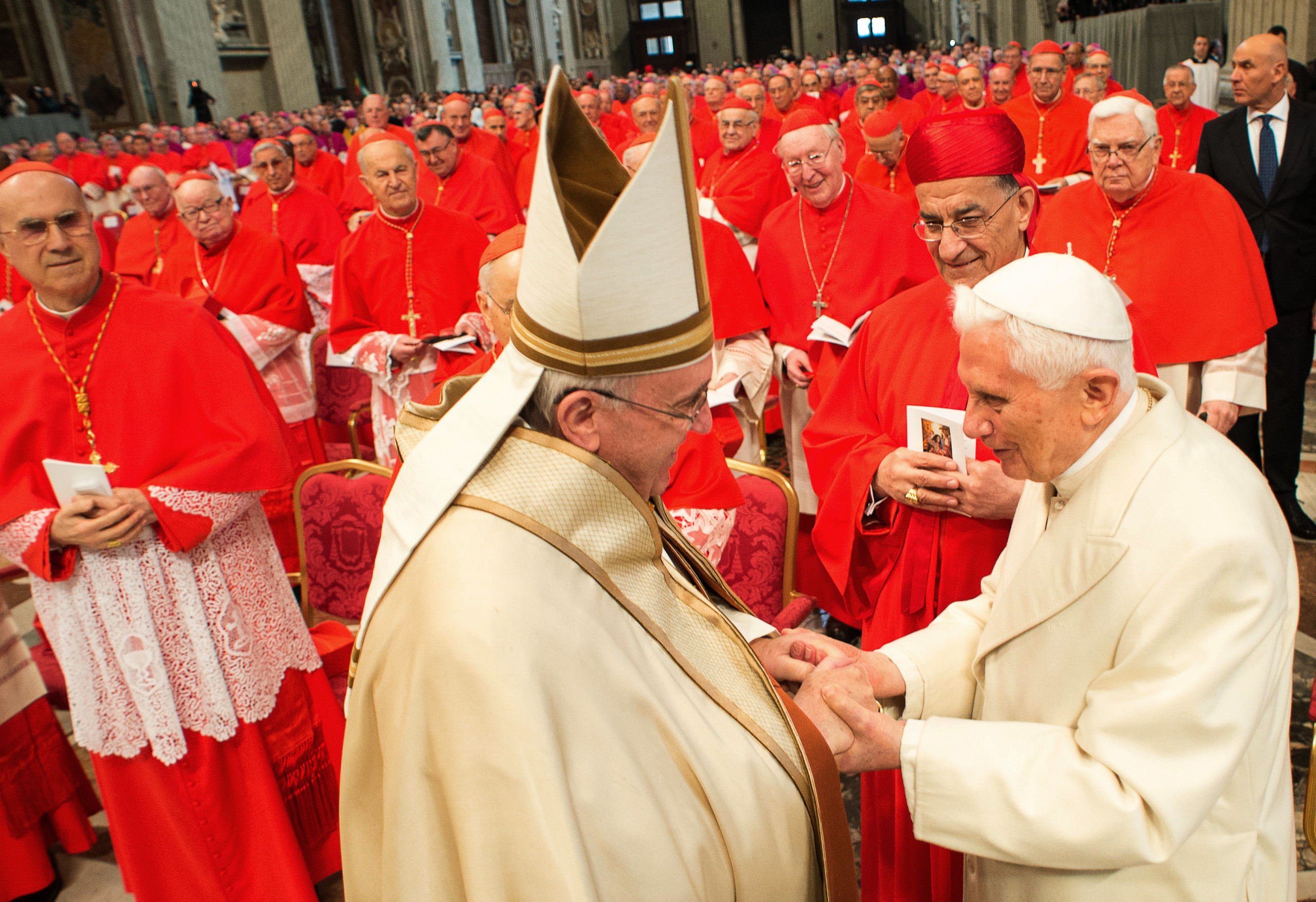 Правило папы римского. Ватикан Рим папа Римский Кардинал. Папа Франциск и кардиналы. Кардинал Римско католической церкви.