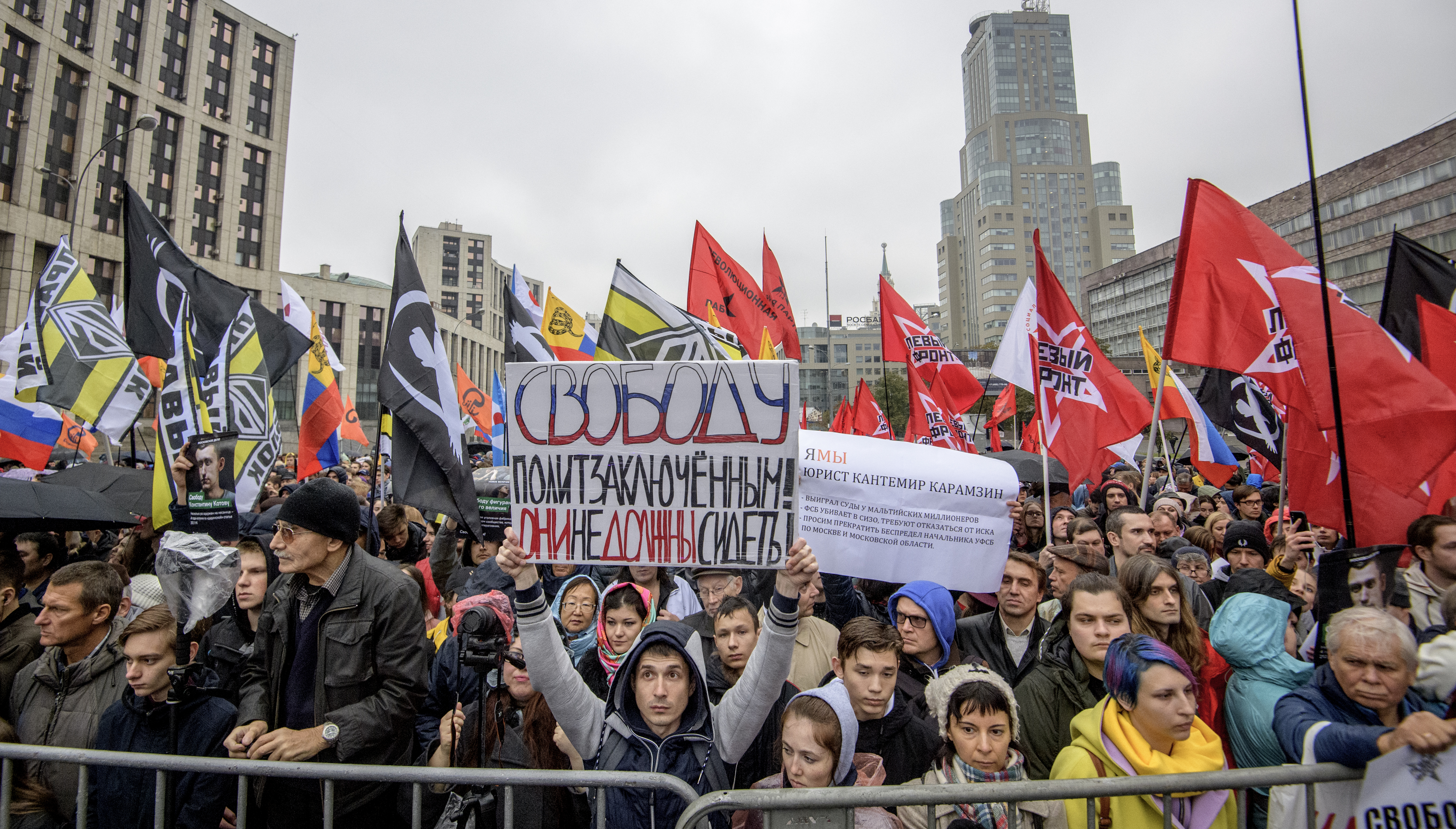 Több mint 20 ezren követelték Moszkvában a nyári tüntetések miatti eljárások leállítását
