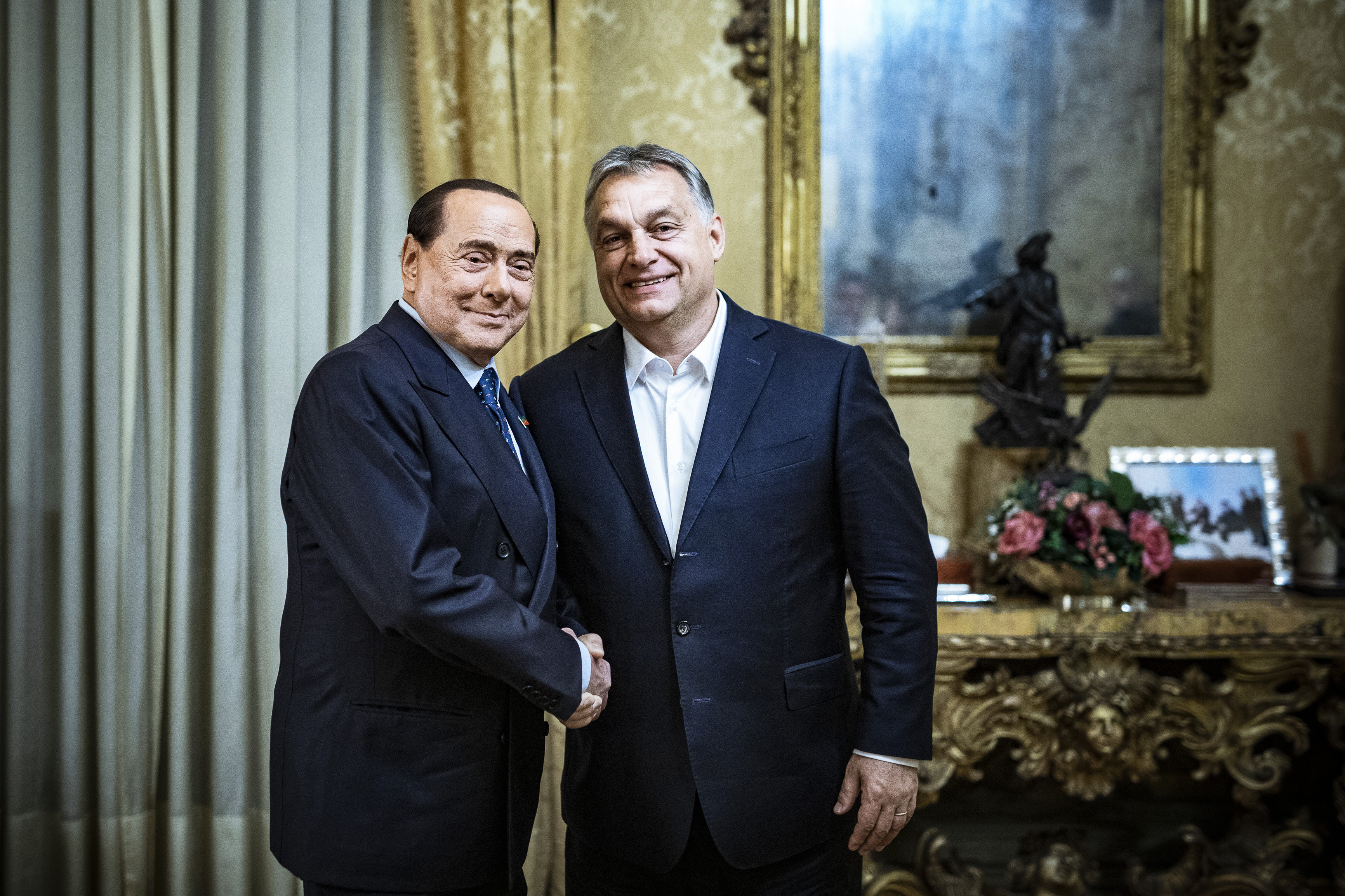 Orbán is ott lesz Berlusconi temetésén
