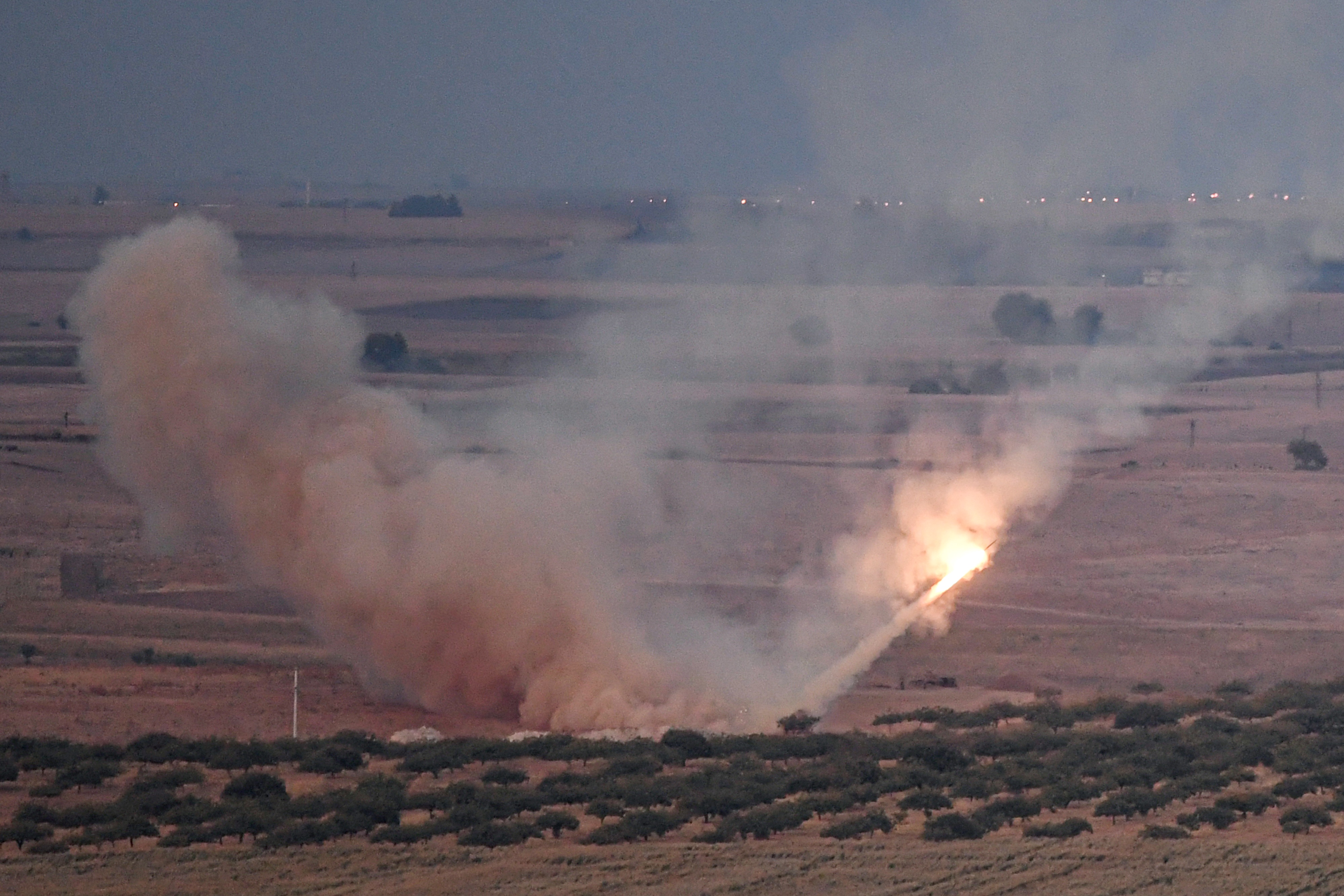 Török rakétatűz Ras al-Ainnál.