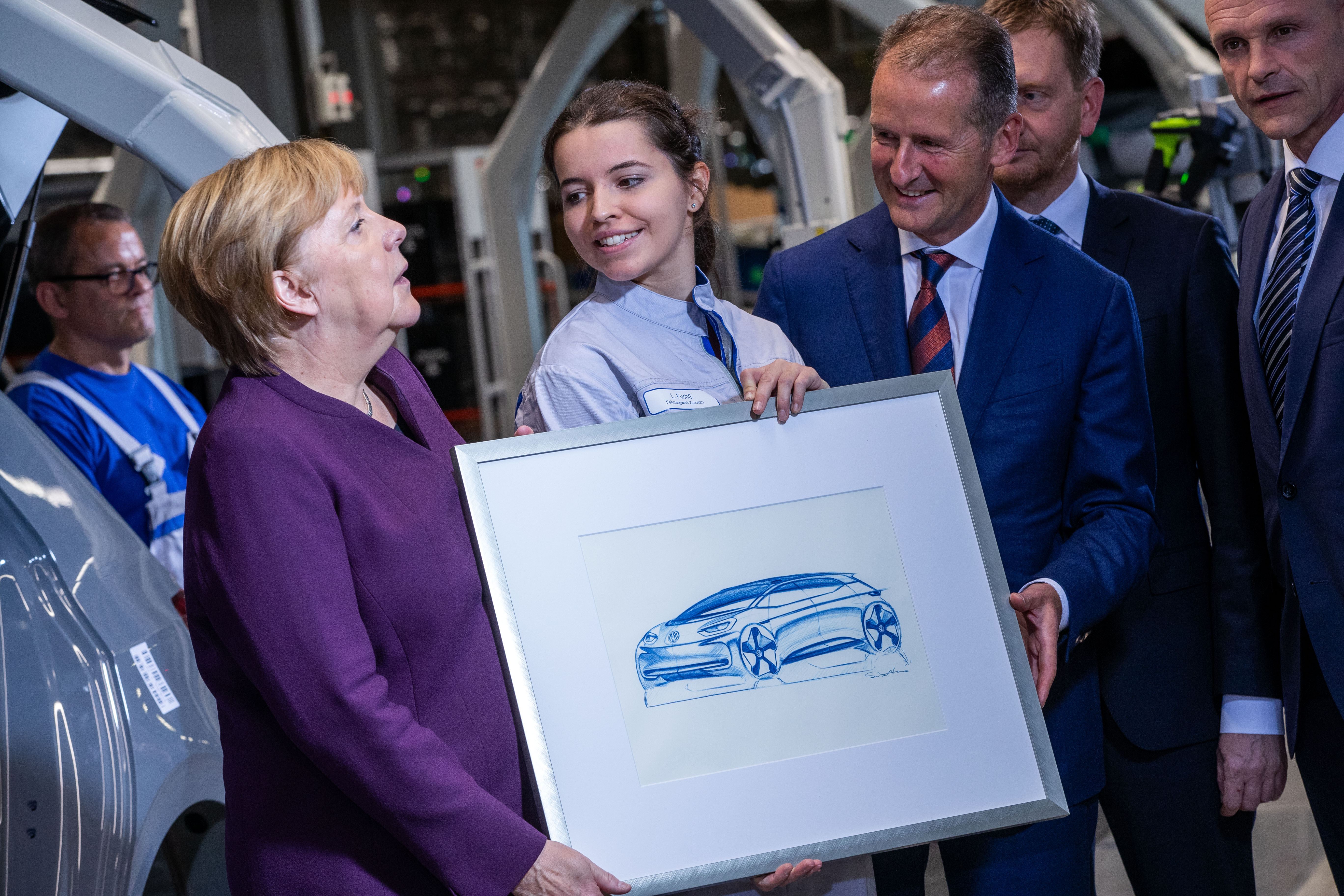 A német kormány brutálisan megtámogatja az elektromos autózást