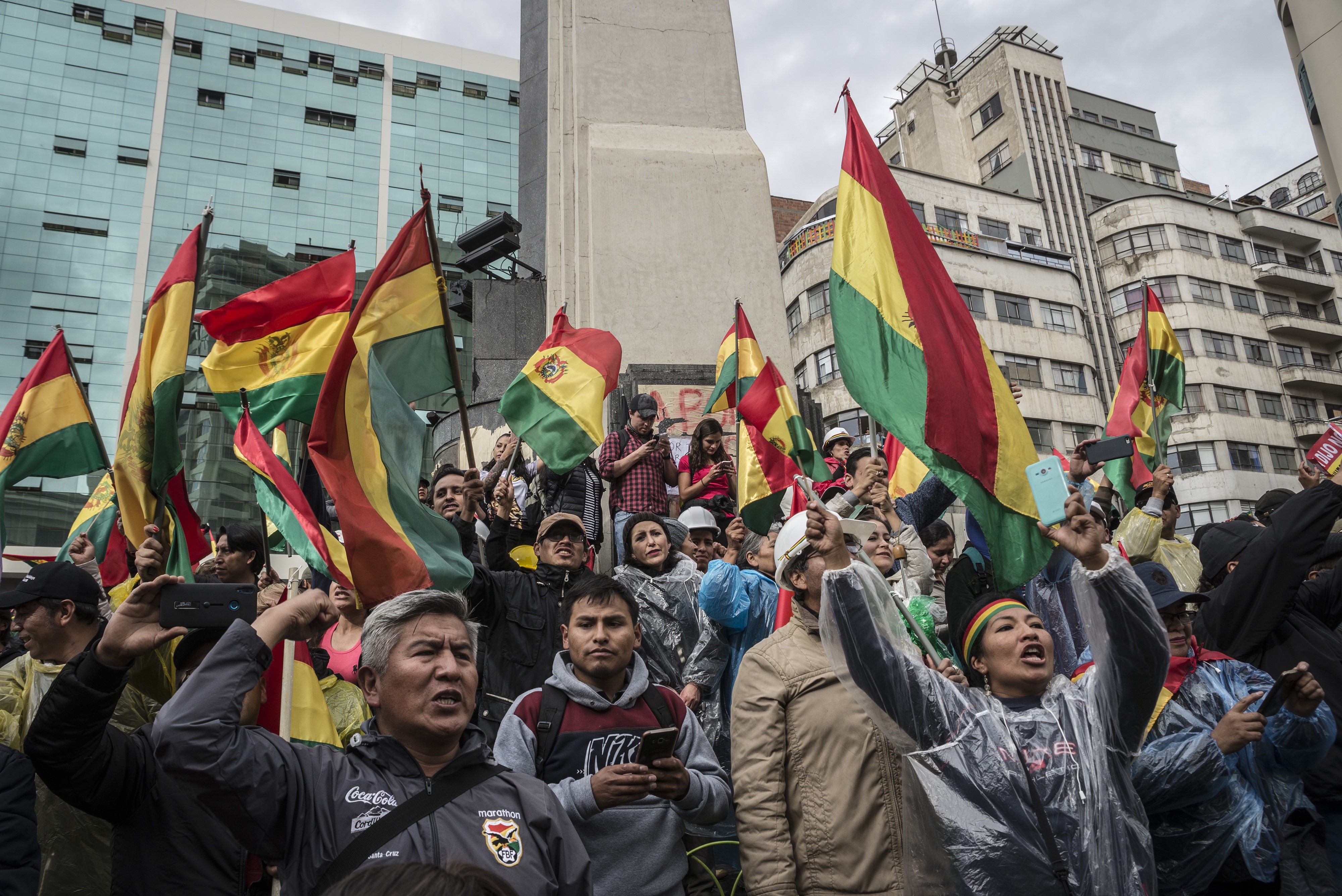 Mexikó menedéket ajánl Evo Moralesnek