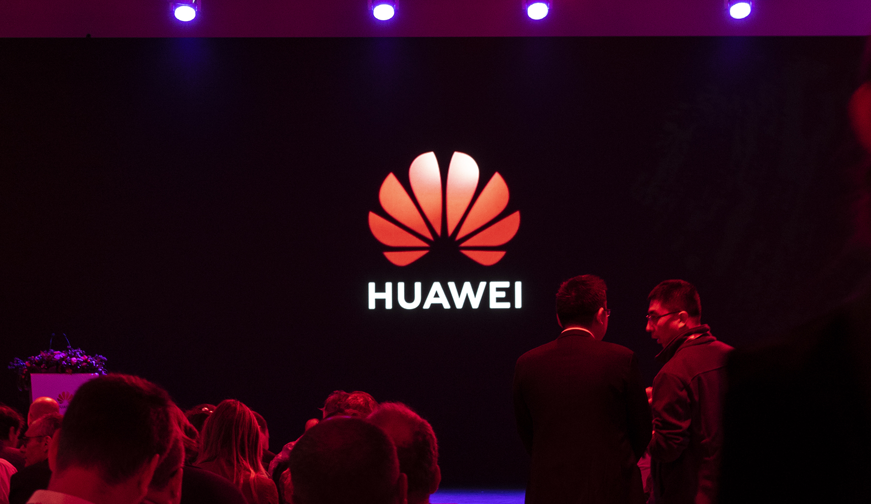 A Huawei túl nagyra nőtt Európában ahhoz, hogy egykönnyen meg lehessen szabadulni tőle