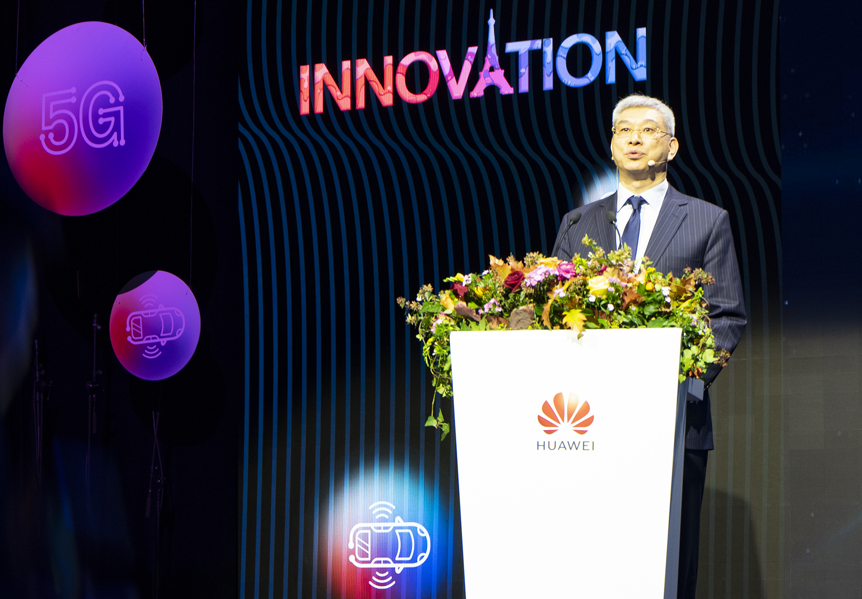 William Szu a Huawei párizsi Innovation konferenciájának a megnyitóján.
