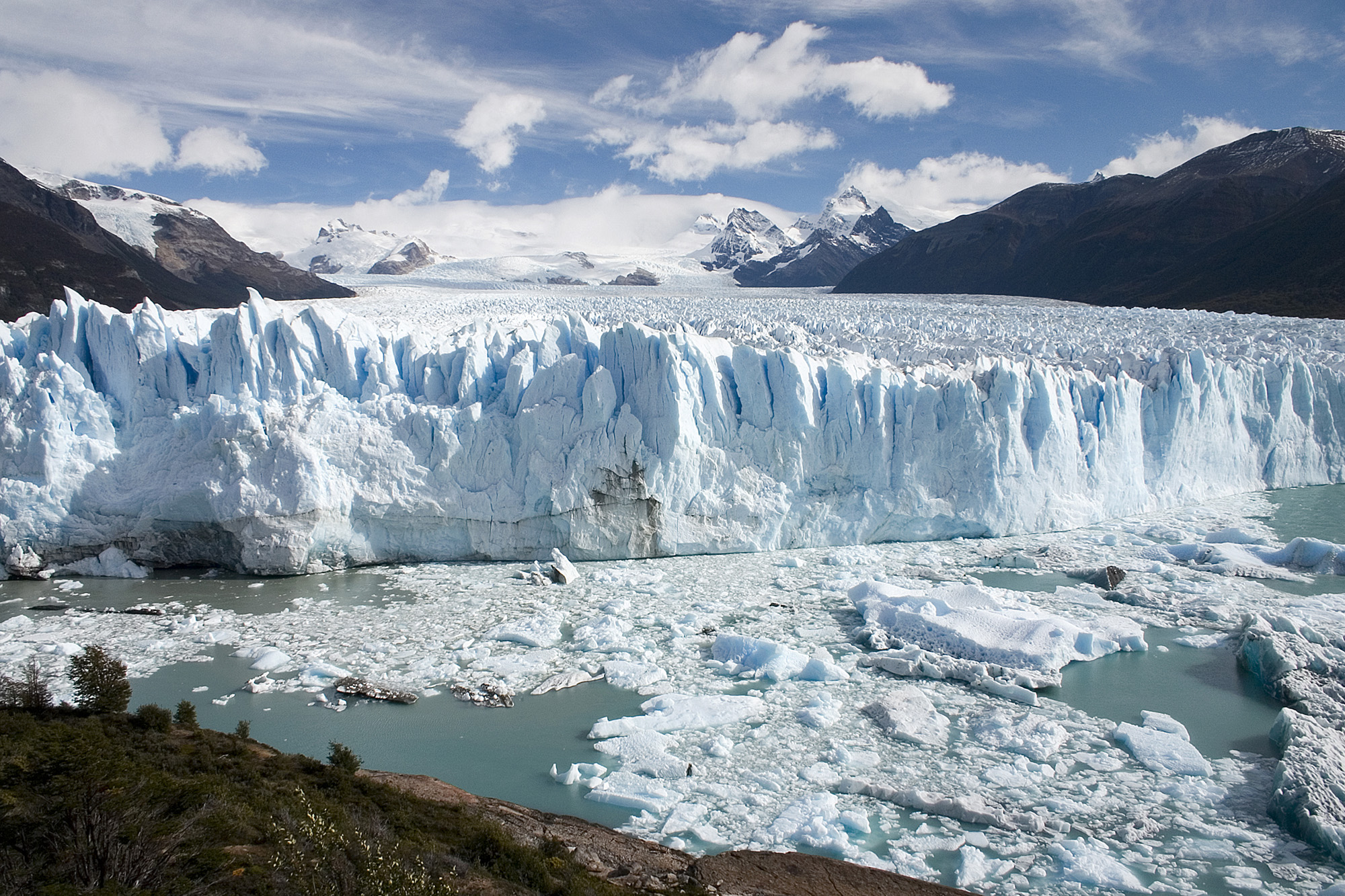 Az argentínai Perito Moreno-gleccser egy 2005-ös felvételen