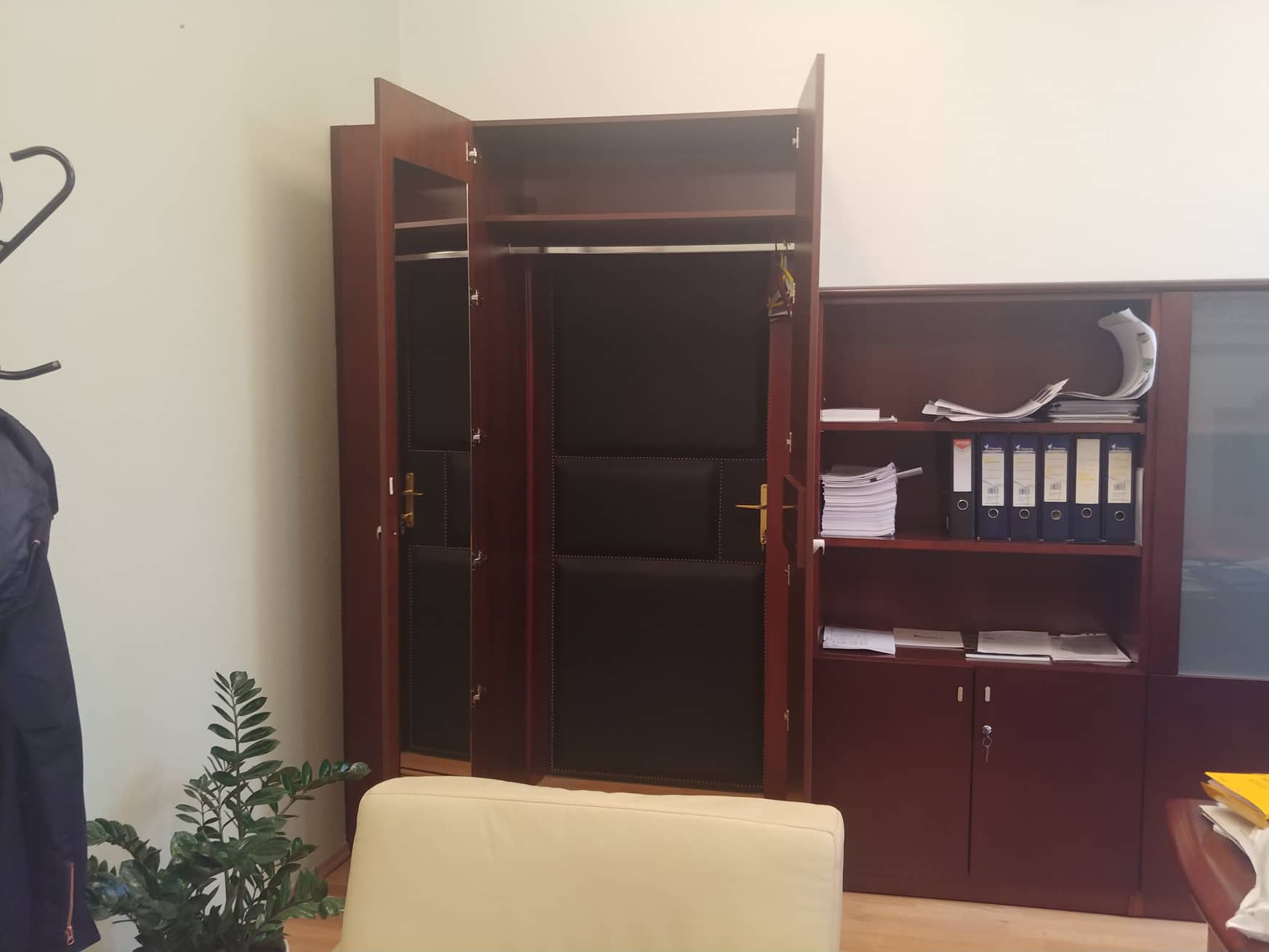 Titkos ajtót találtak Bácskai János egykori polgármesteri irodájában