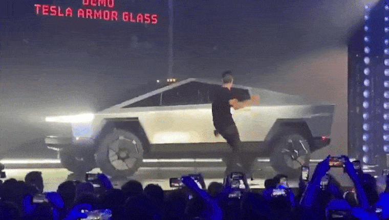 A Tesla előrukkolt az új törhetetlen üveggel, ami a bemutató közben tört szanaszét