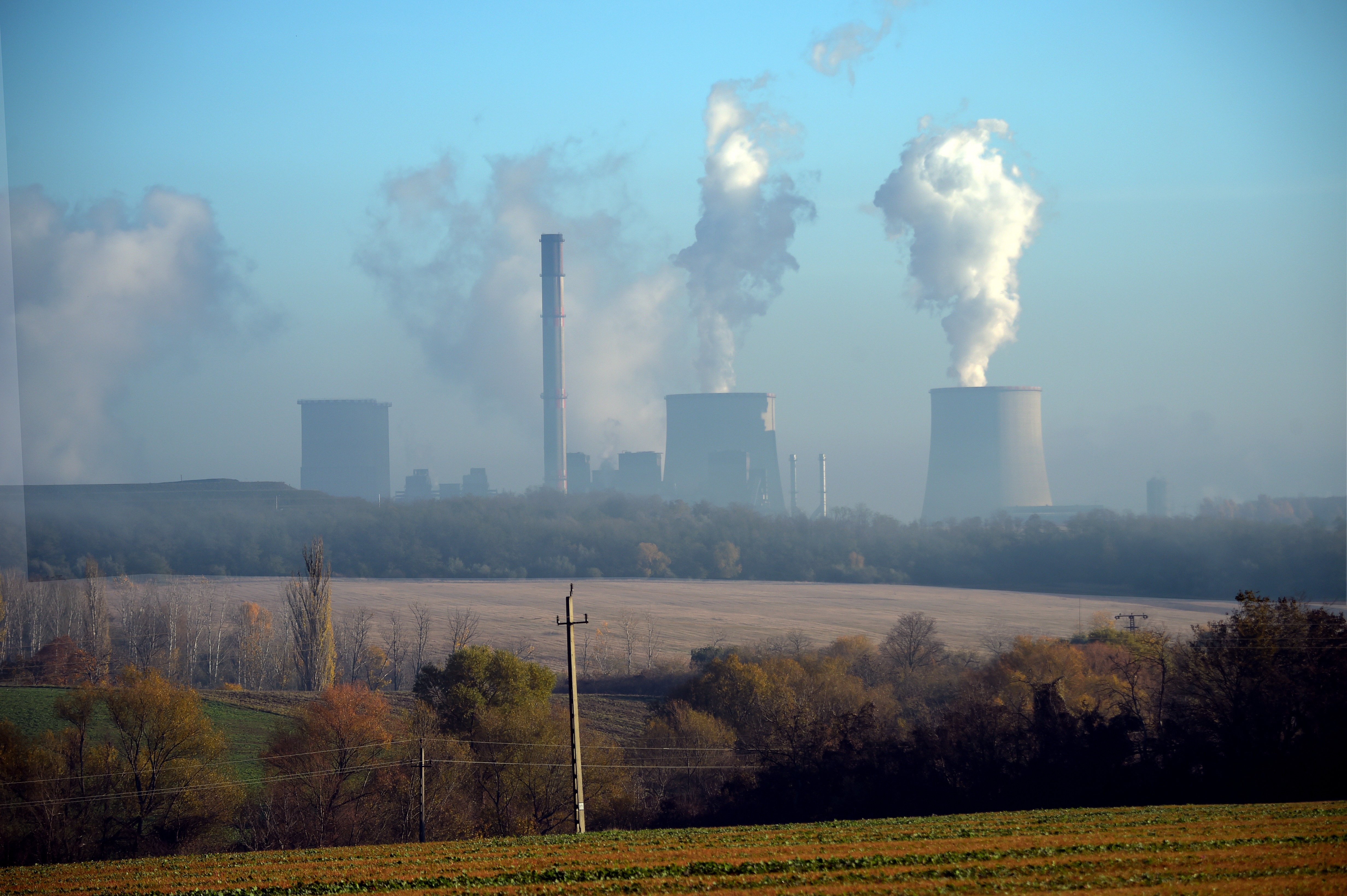 A magyarok többsége szerint be kellene zárni a szennyező Mátrai Erőművet