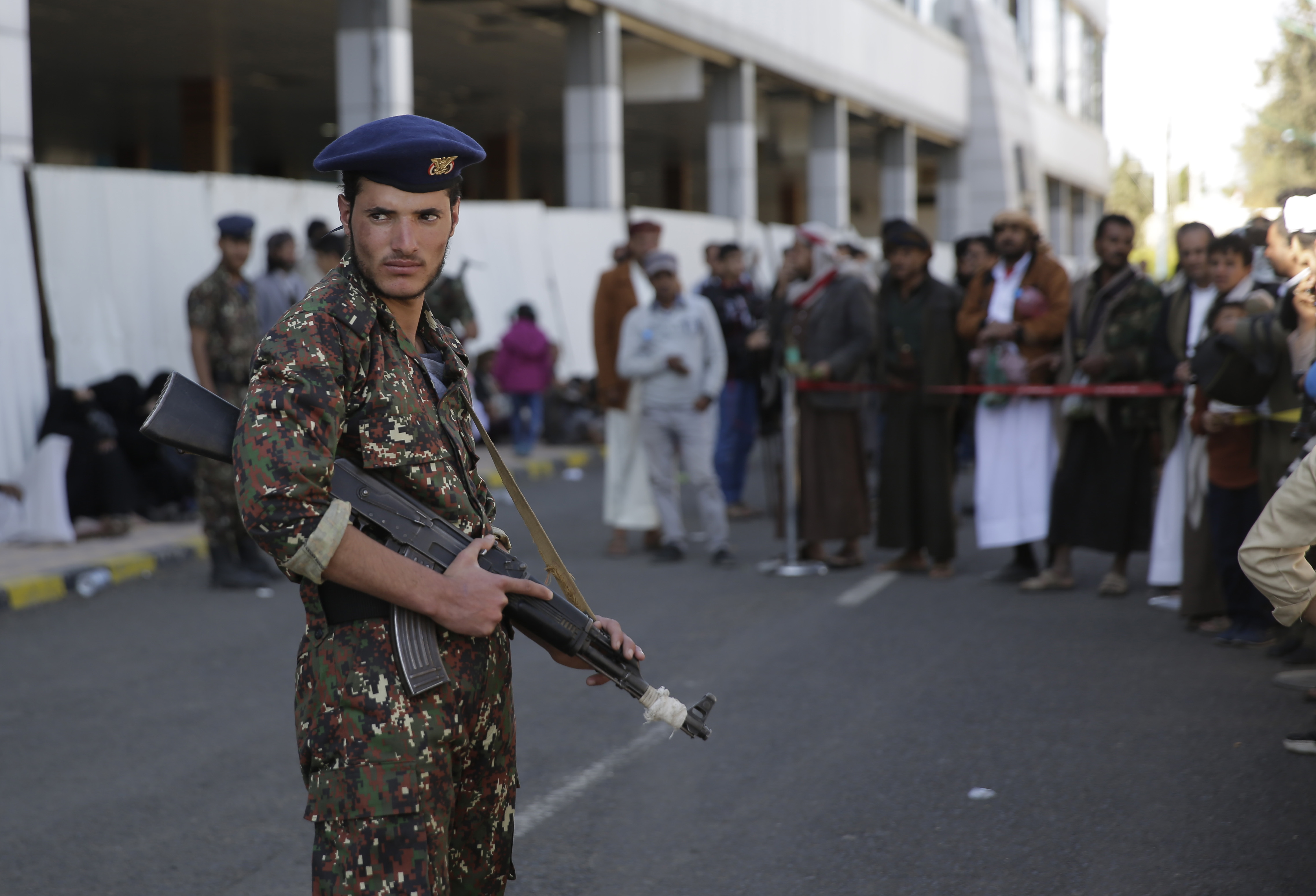 Többtucatnyian megsérültek és legalább heten meghaltak egy jemeni robbanásban