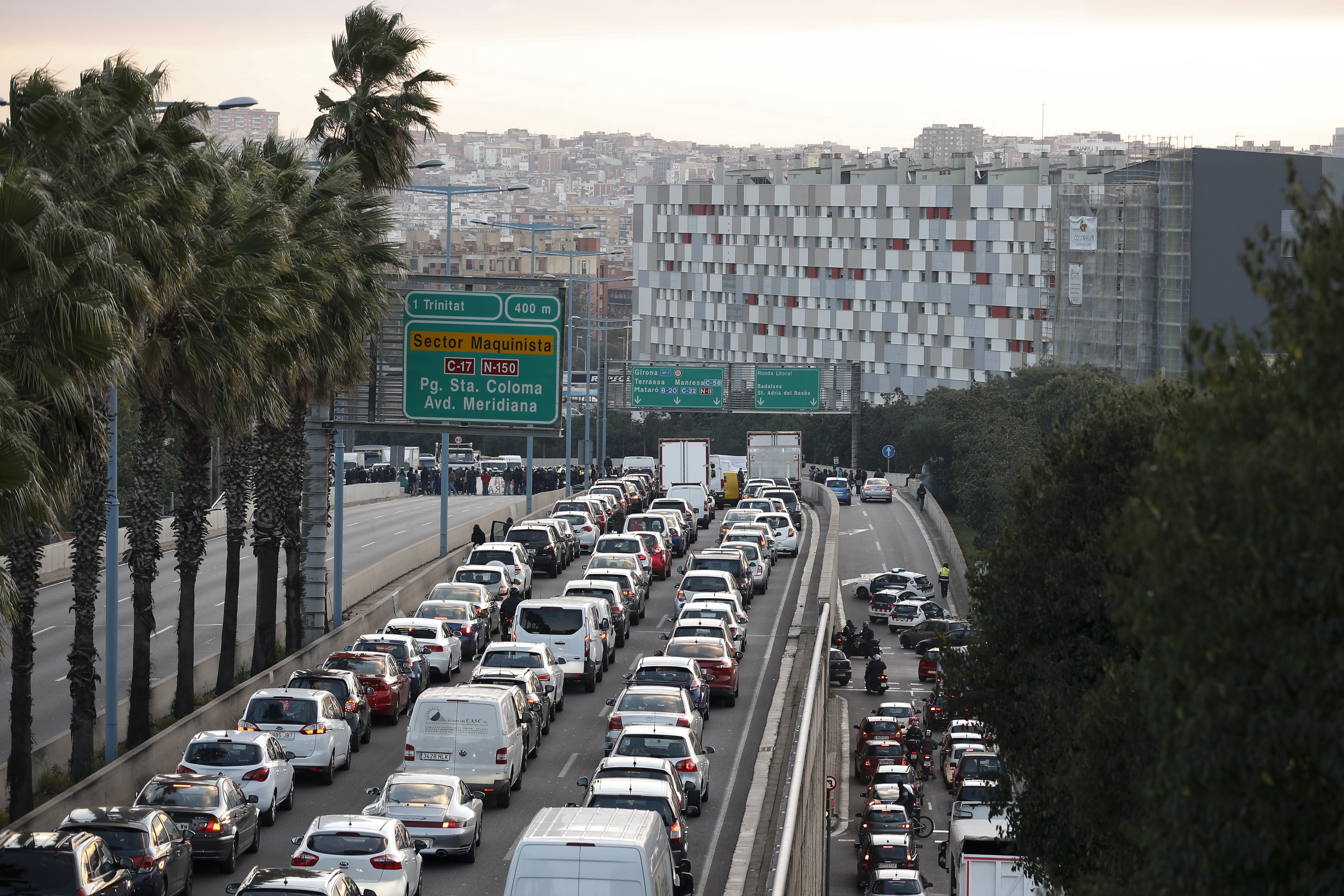 Barcelonából kitiltották a szennyező autókat, létrejött Európa legnagyobb alacsony kibocsátású zónája
