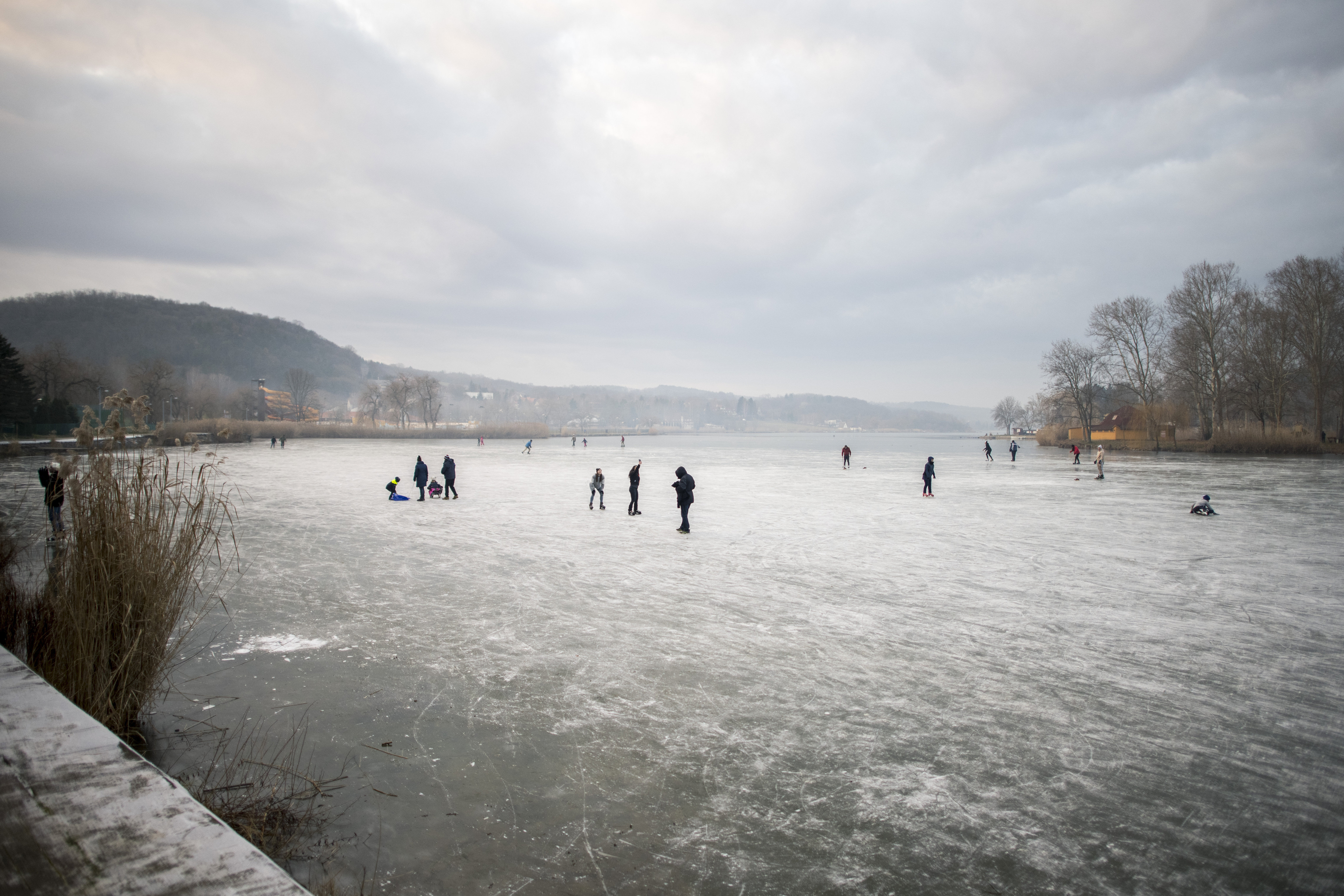 Milyen felmelegedés? Befagyott a Pécsi-tó