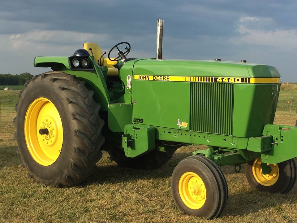 Egy John Deere 4440-es