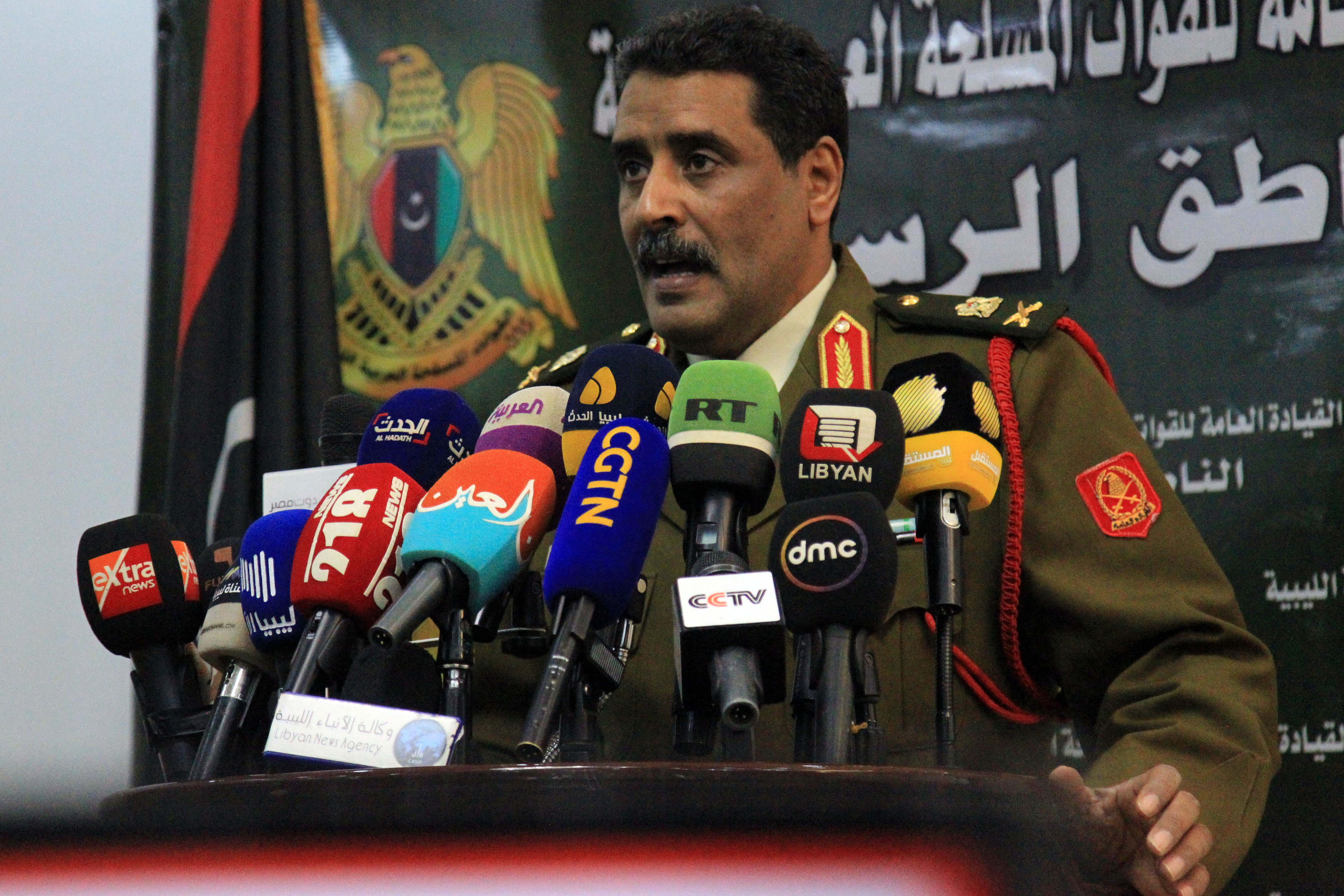 Ahmad al-Meszmari, Haftar hadseregének szóvivője bejelenti, hogy elfoglalták Szurt városát.