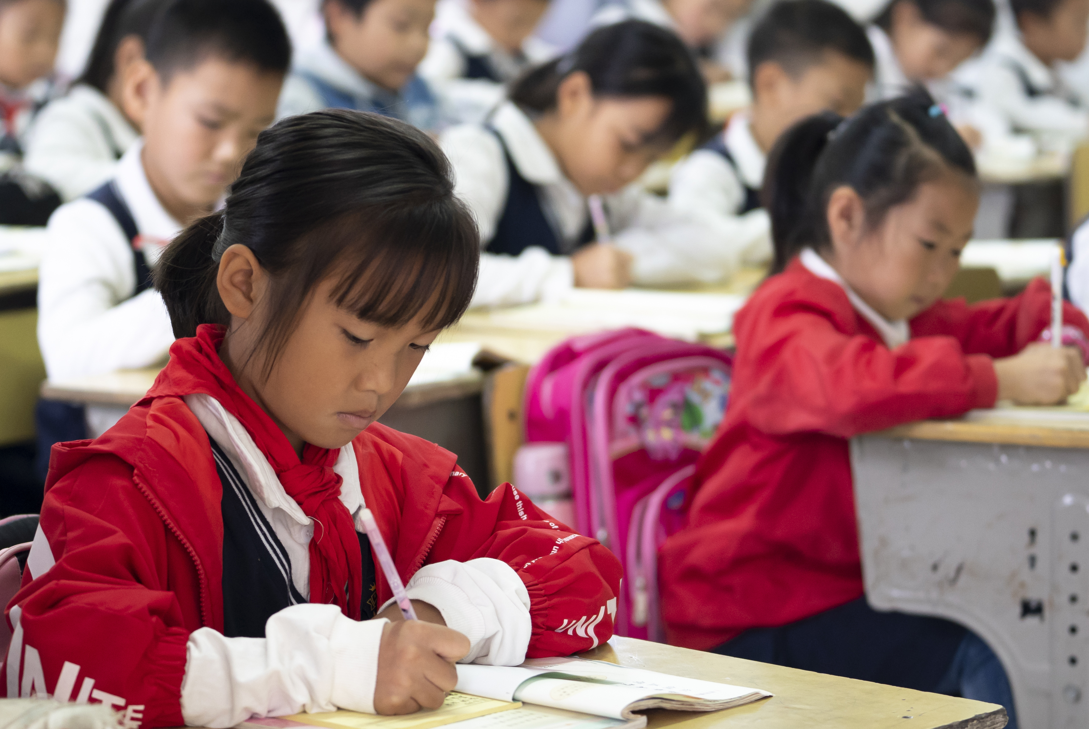 Kína kitiltja iskoláiból a külföldi tananyagokat