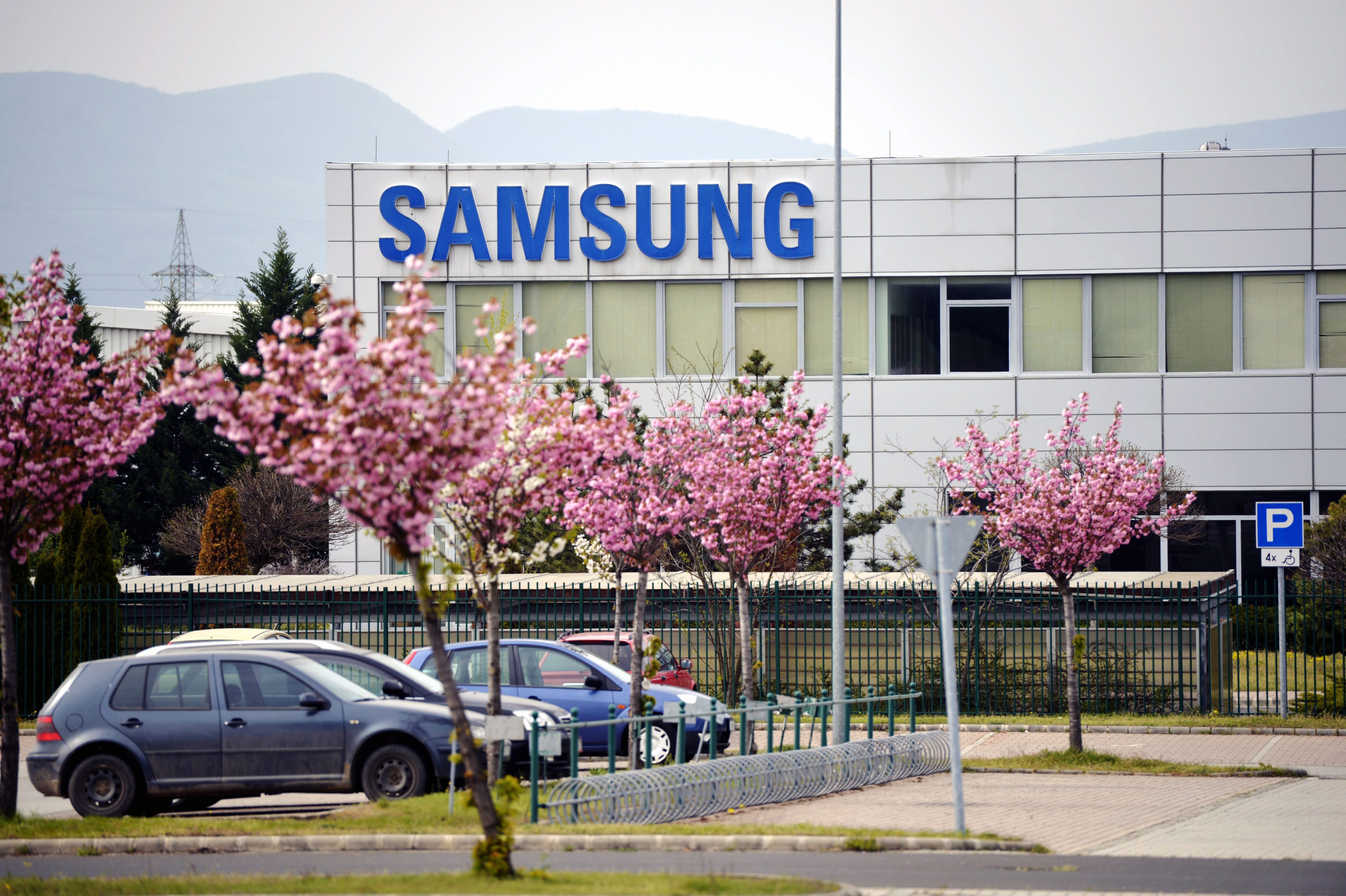 Azért fejlesztik a gödi elektromos infrastruktúrát, hogy tovább bővülhessen a Samsung gyár