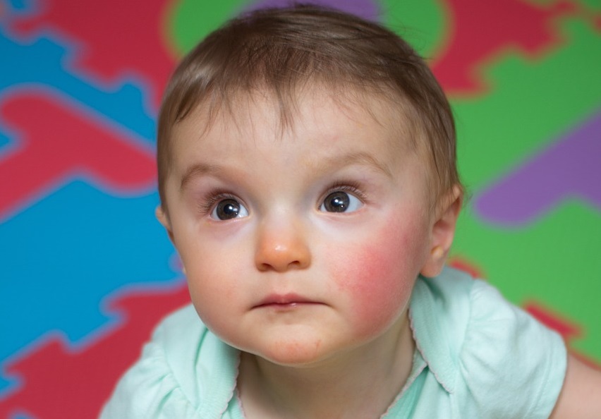 A beszélni még nem képes csecsemők agyhullámaikkal irányítják a velük játszó felnőtteket
