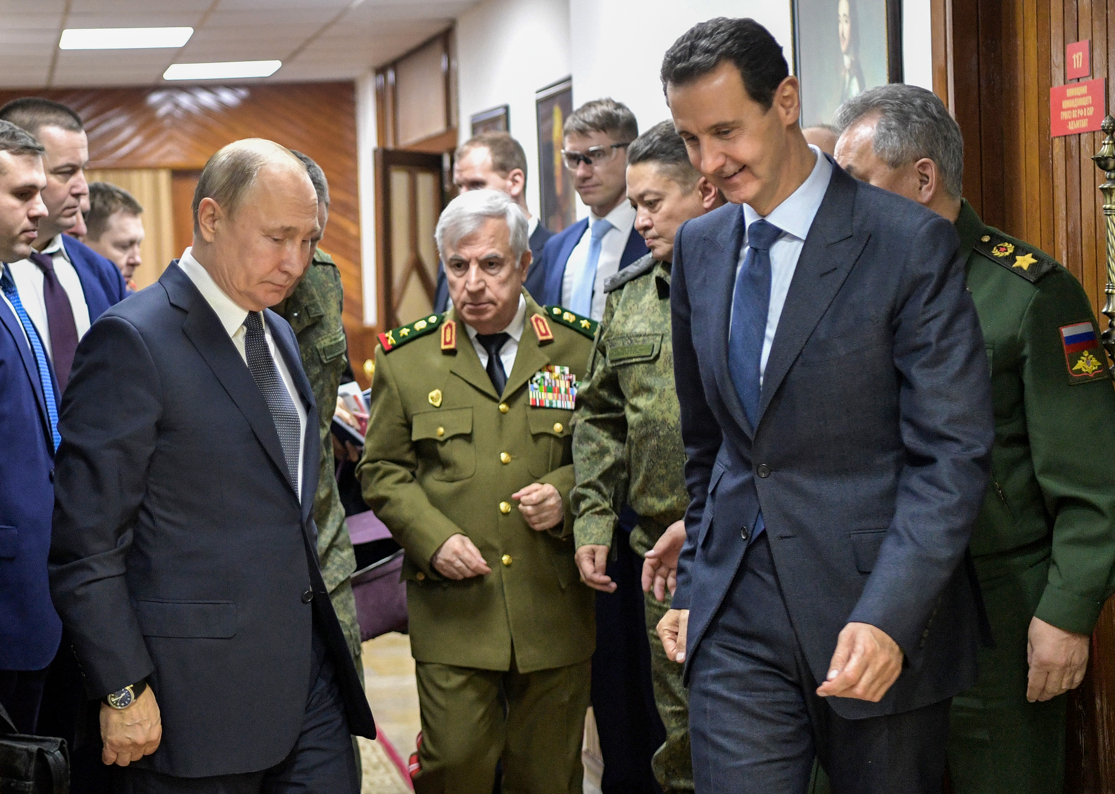 „Hívd meg Trumpot, el fog jönni” - viccelődött egymással Putyin és Aszad Damaszkuszban