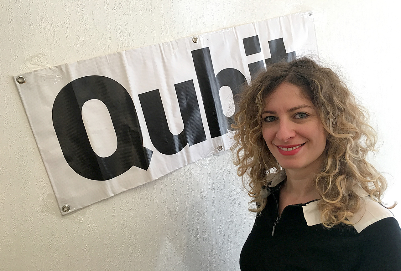 Élő közvetítés: A Qubit olvasói a magyar női sakkbajnok Gara Tícia ellen