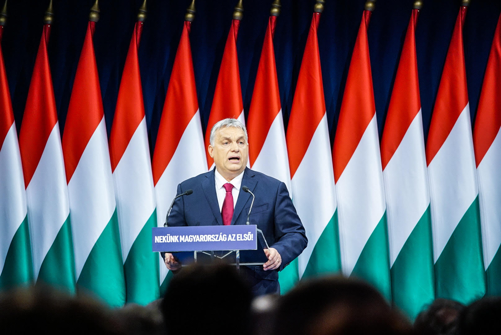 Orbán: Nincs olyan, hogy liberális, az a diplomás kommunista