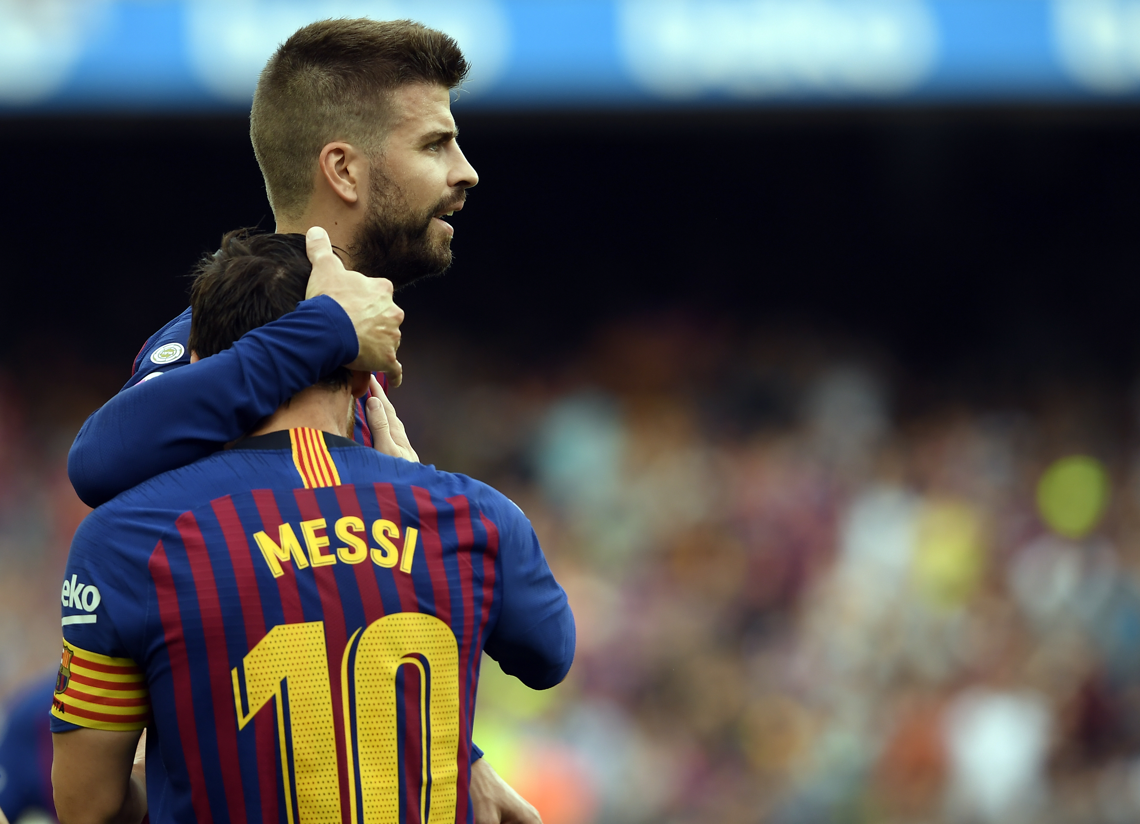 A Barcelona elnöke állítólag felbérelt egy céget, hogy kamuprofilokkal támadják az ellenfeleit, köztük Messit és Piquét is