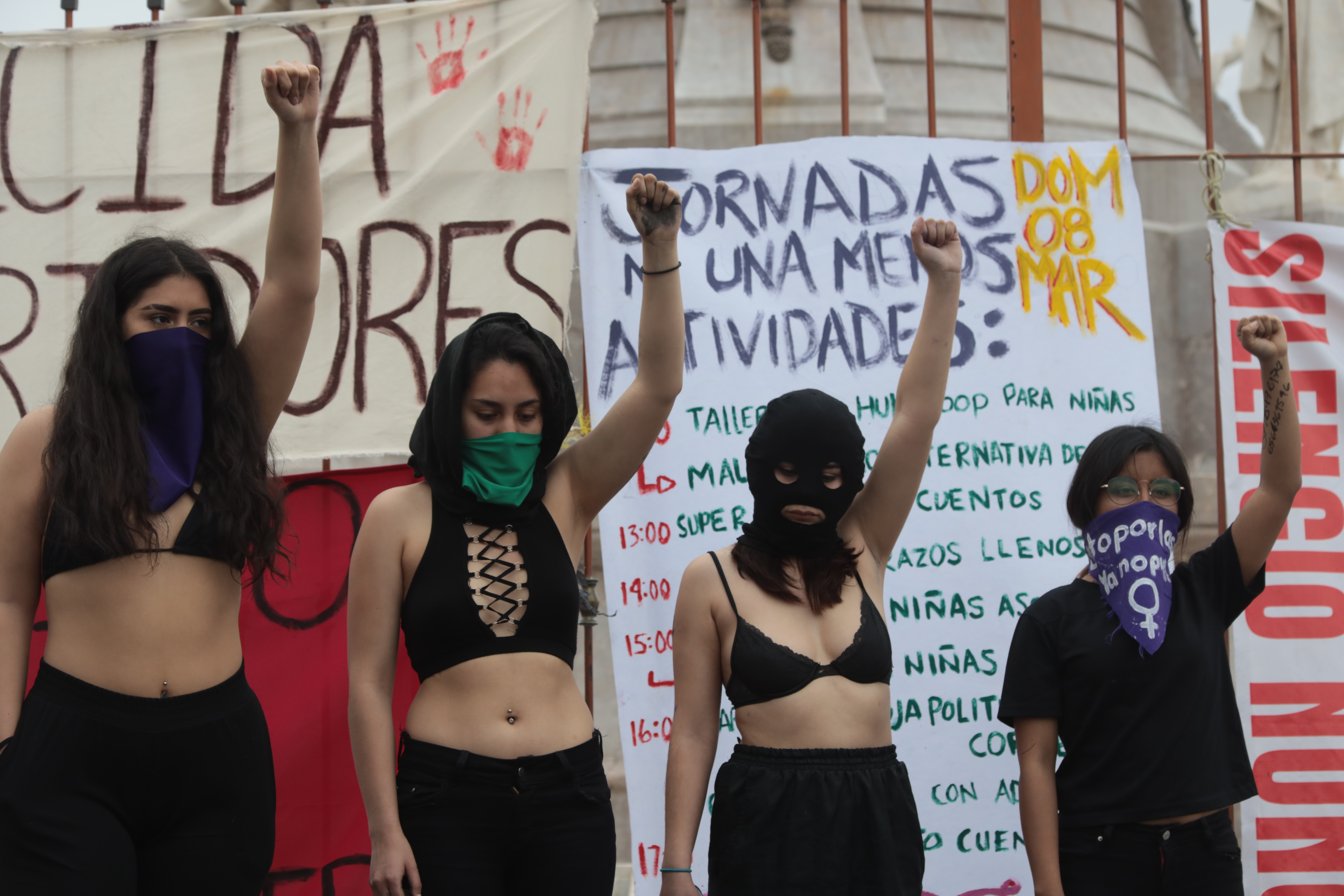Besokalltak a mexikói nők az erőszaktól, óriástüntetéssel és sztrájkkal tiltakoztak