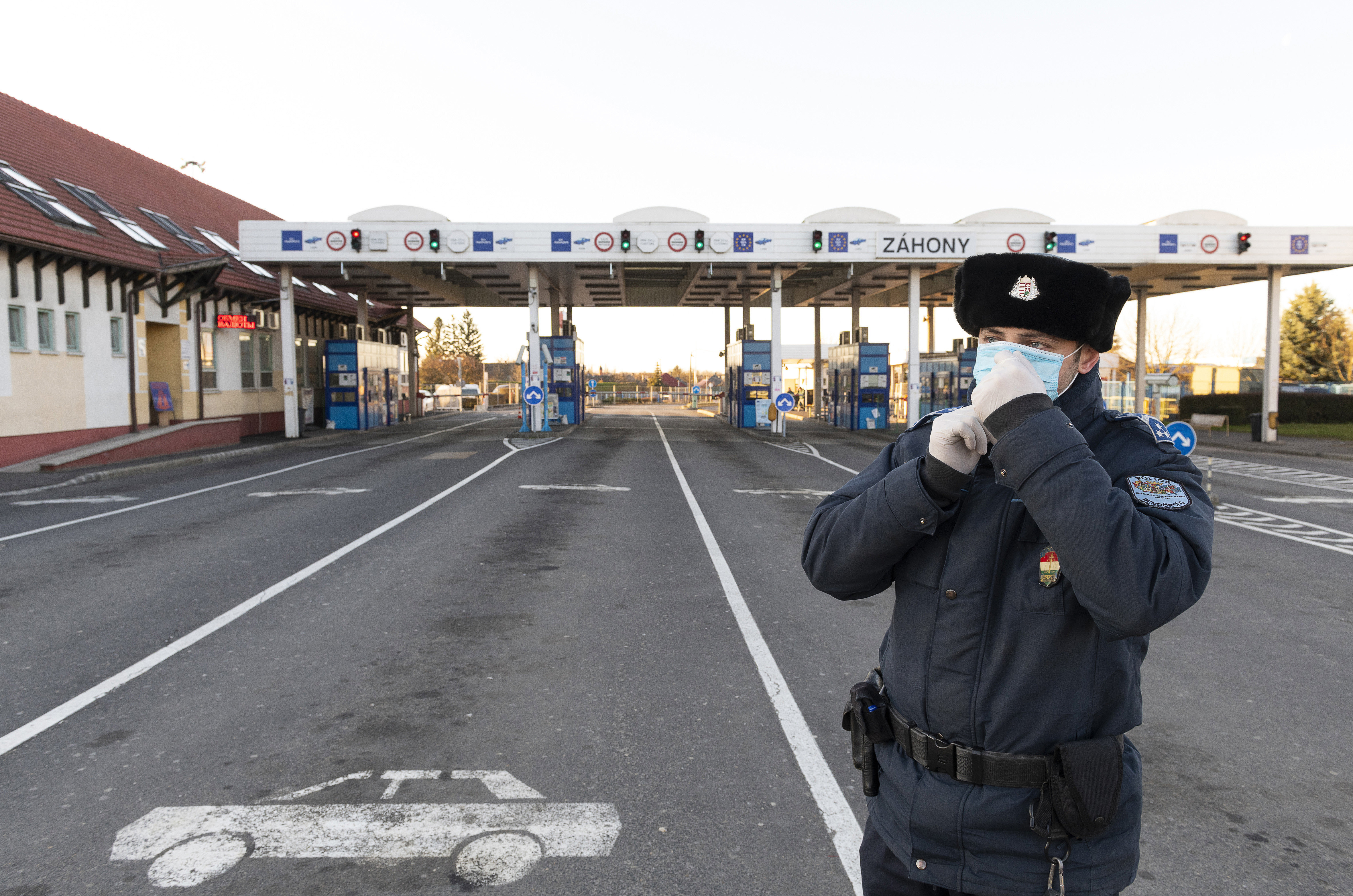 Ukrajna újra lezárja a határait